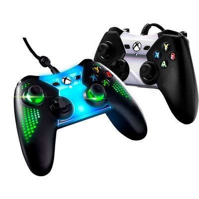 Microsoft Wired Controller for Xbox One (Styles May Vary)