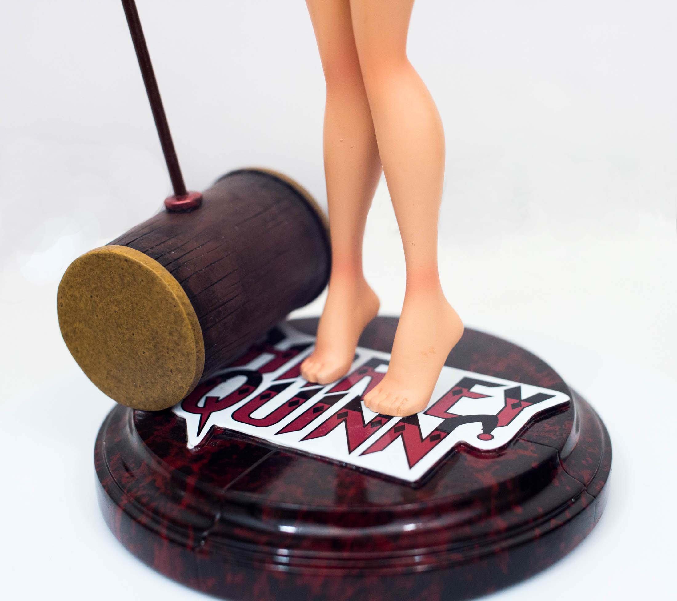 harley quinn mad love statue