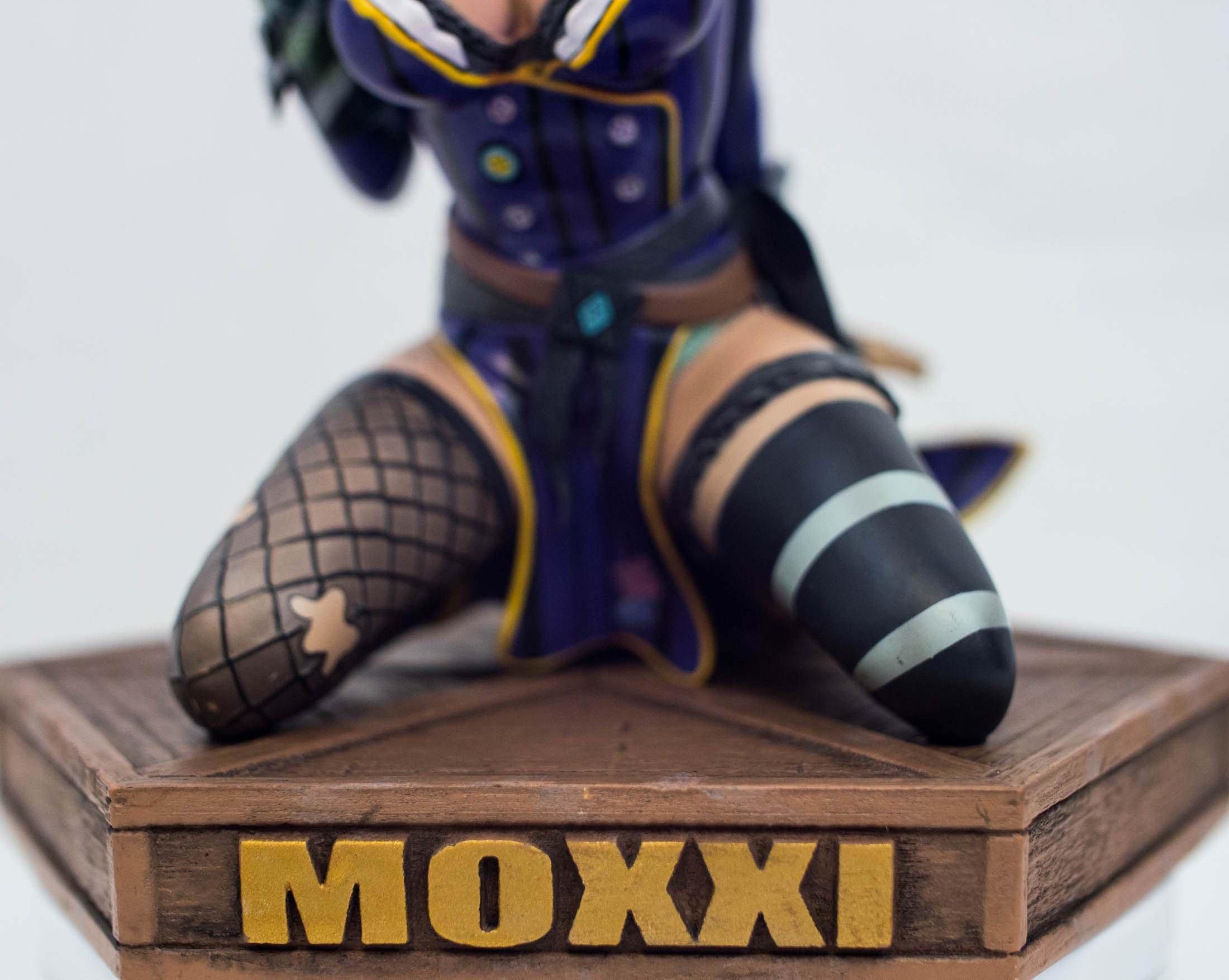 gamestop mad moxxi statue