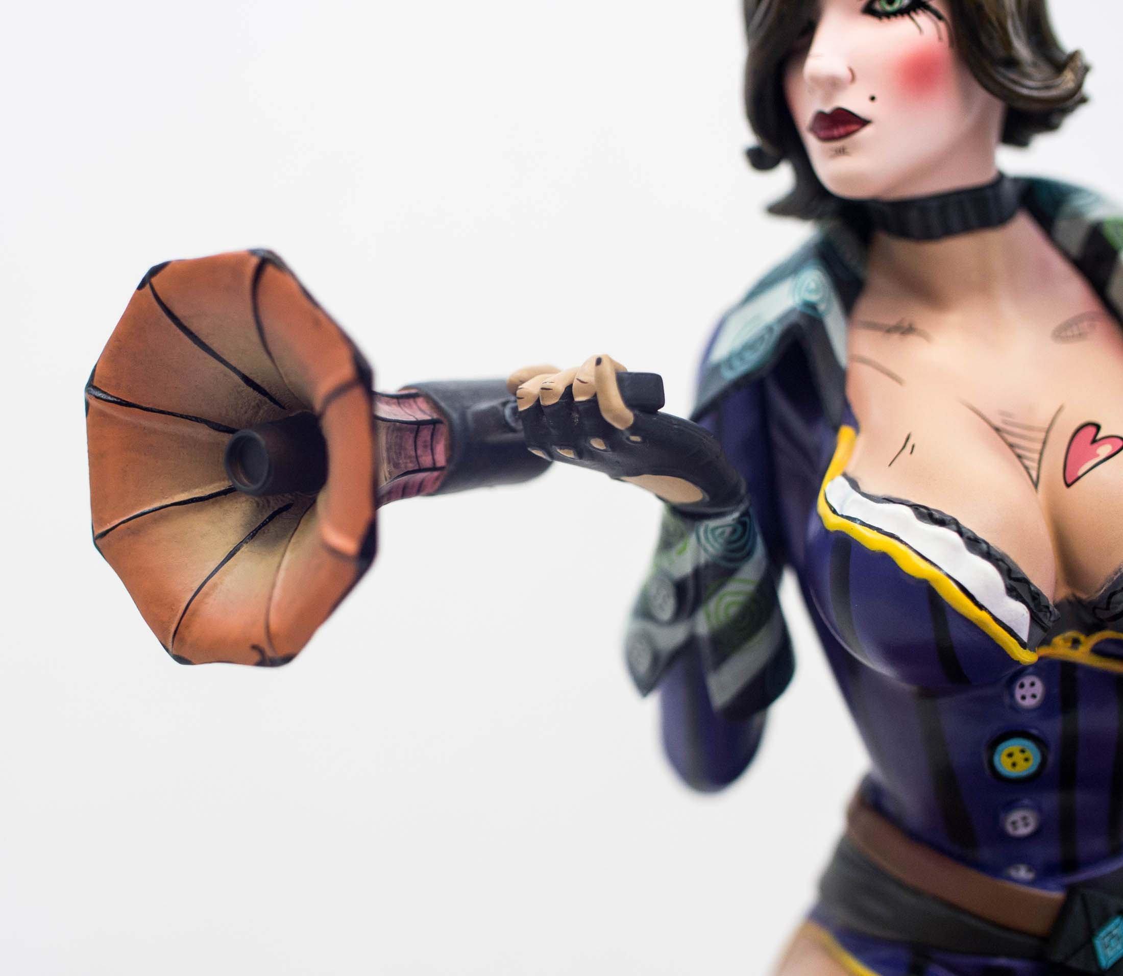 gamestop mad moxxi statue