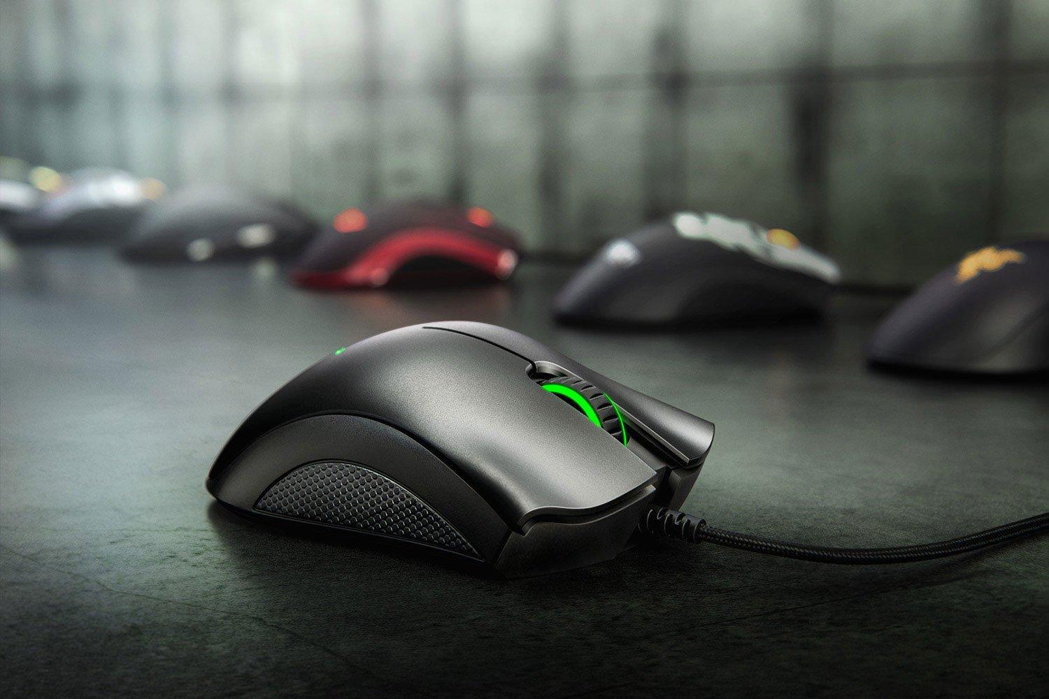 Razer DeathAdder Essential Gaming Mouse, Optical Sensor, 6400 DPI, 5  Programmable Buttons, Mechanical Switches, Rubberized Side Handles, Classic  Black