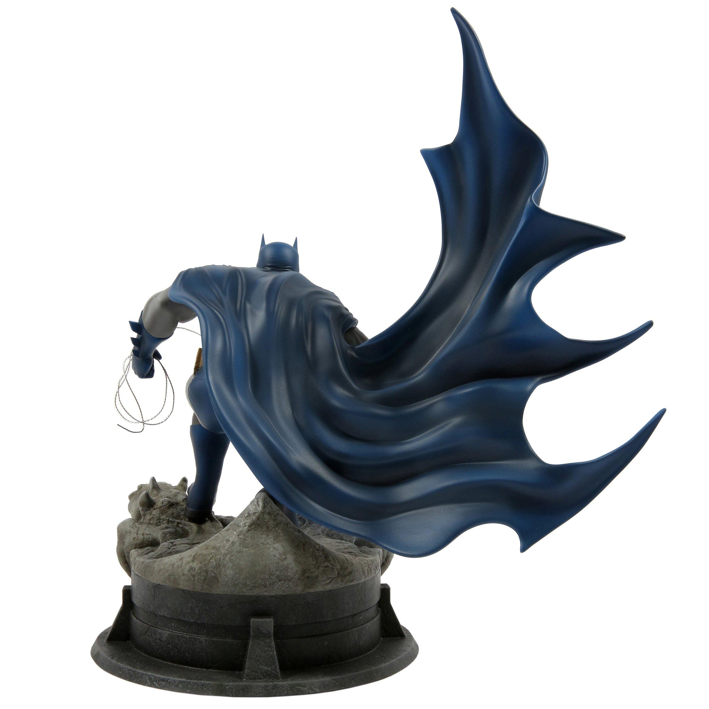batman dark knight returns by jim lee statue