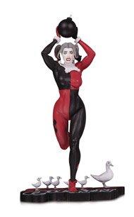 Batman Harley Quinn Red White And Black By Frank Chos Statue Gamestop - 