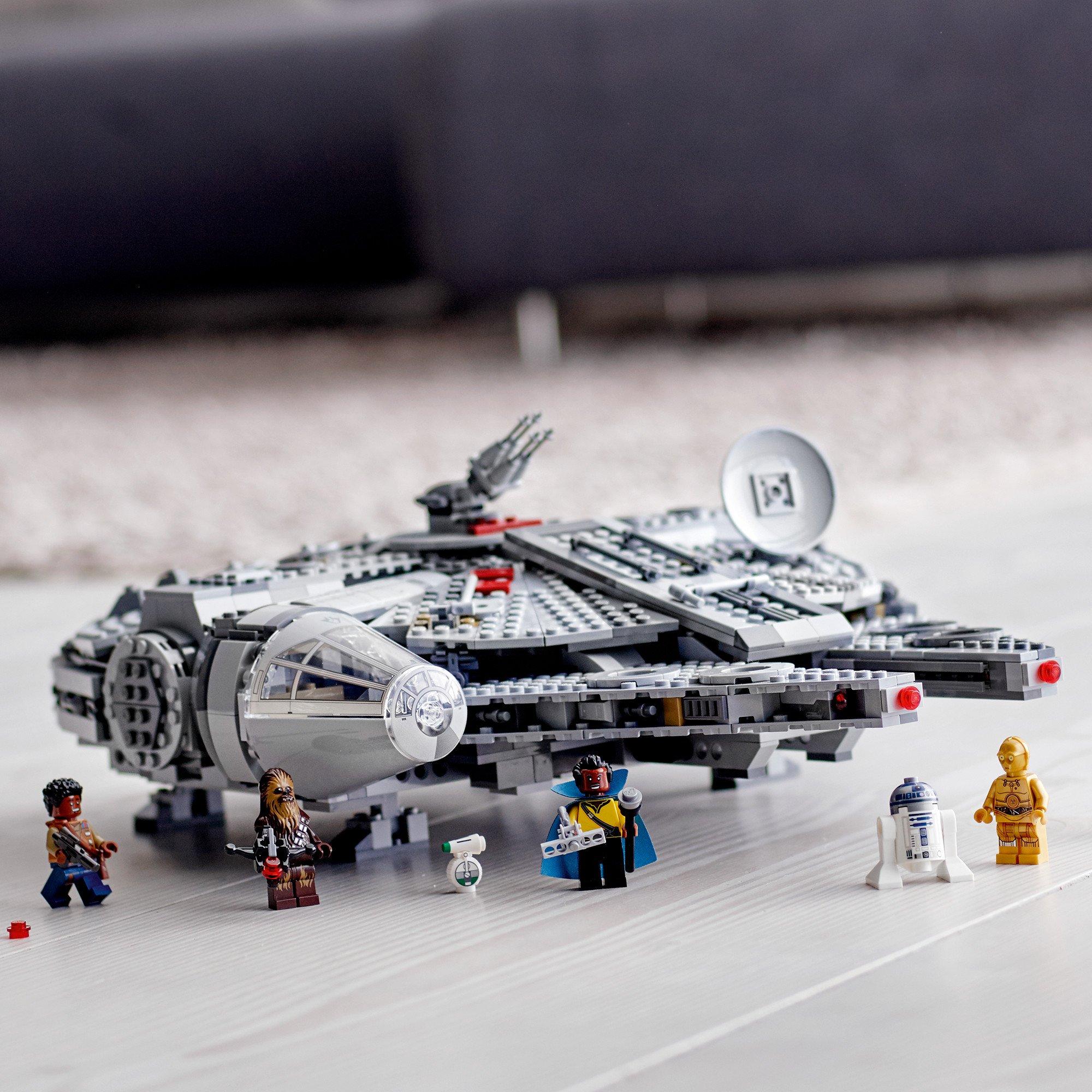 LEGO Star Wars Episode IX: The Rise of Skywalker Millennium Falcon 75257