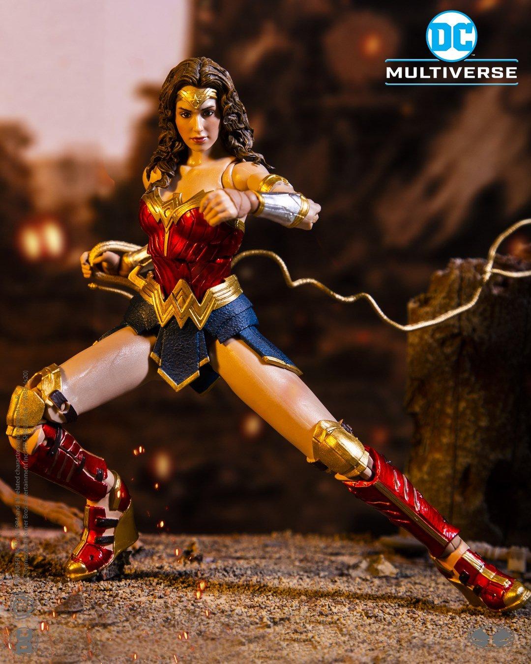 wonder woman statue gamestop