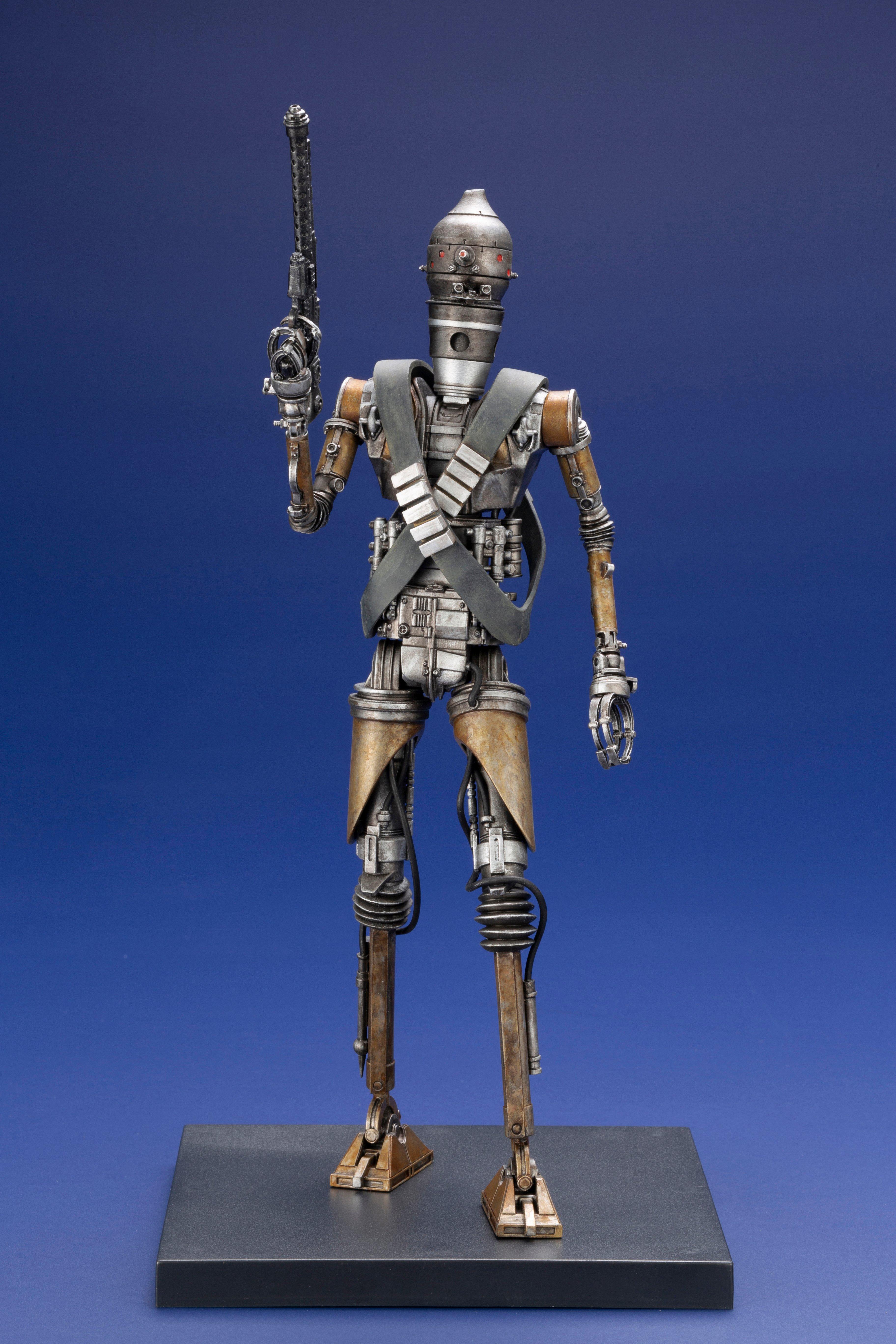 the mandalorian statue by kotobukiya