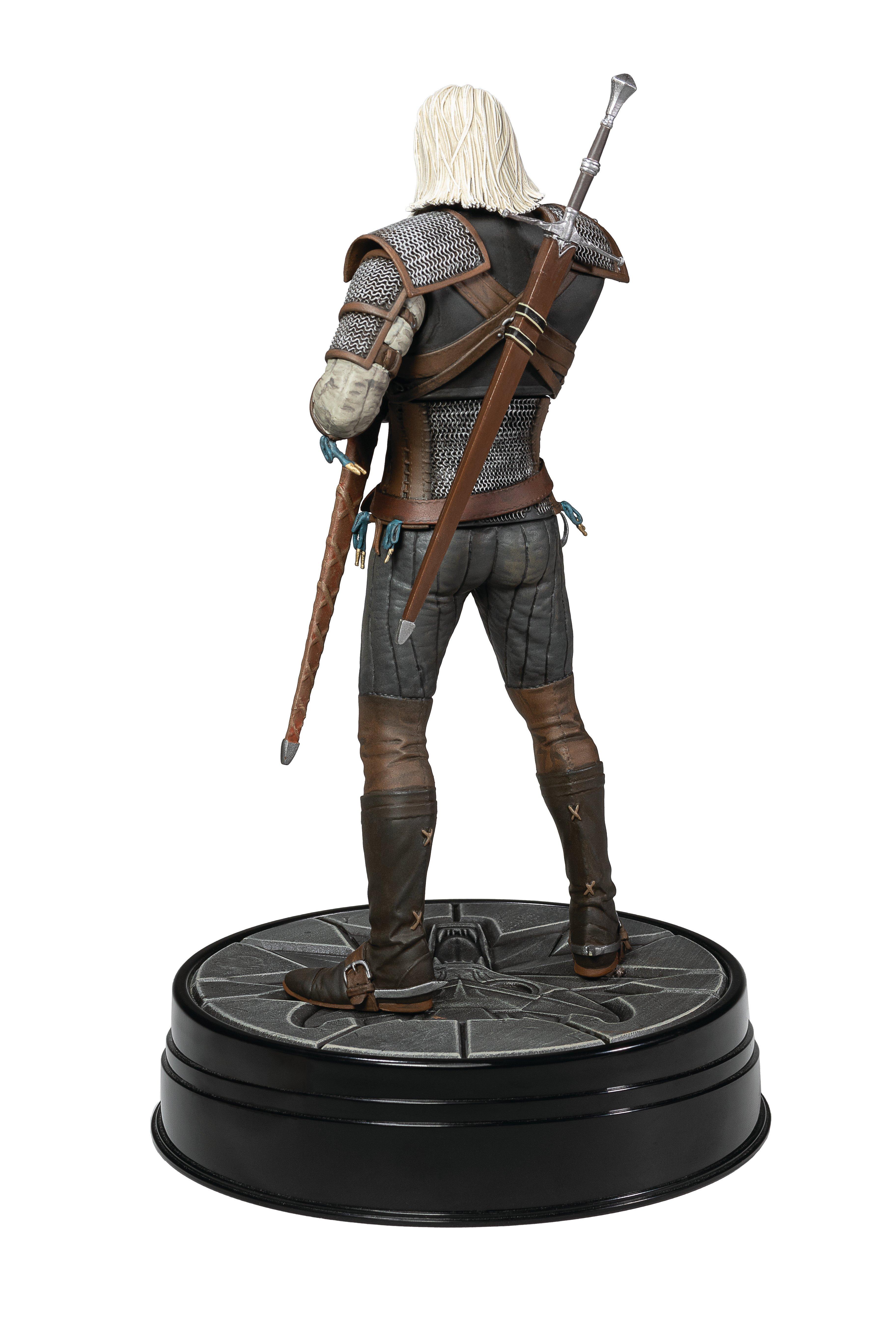 The Witcher Iii Wild Hunt Hearts Of Stone Geralt Deluxe Statue Gamestop