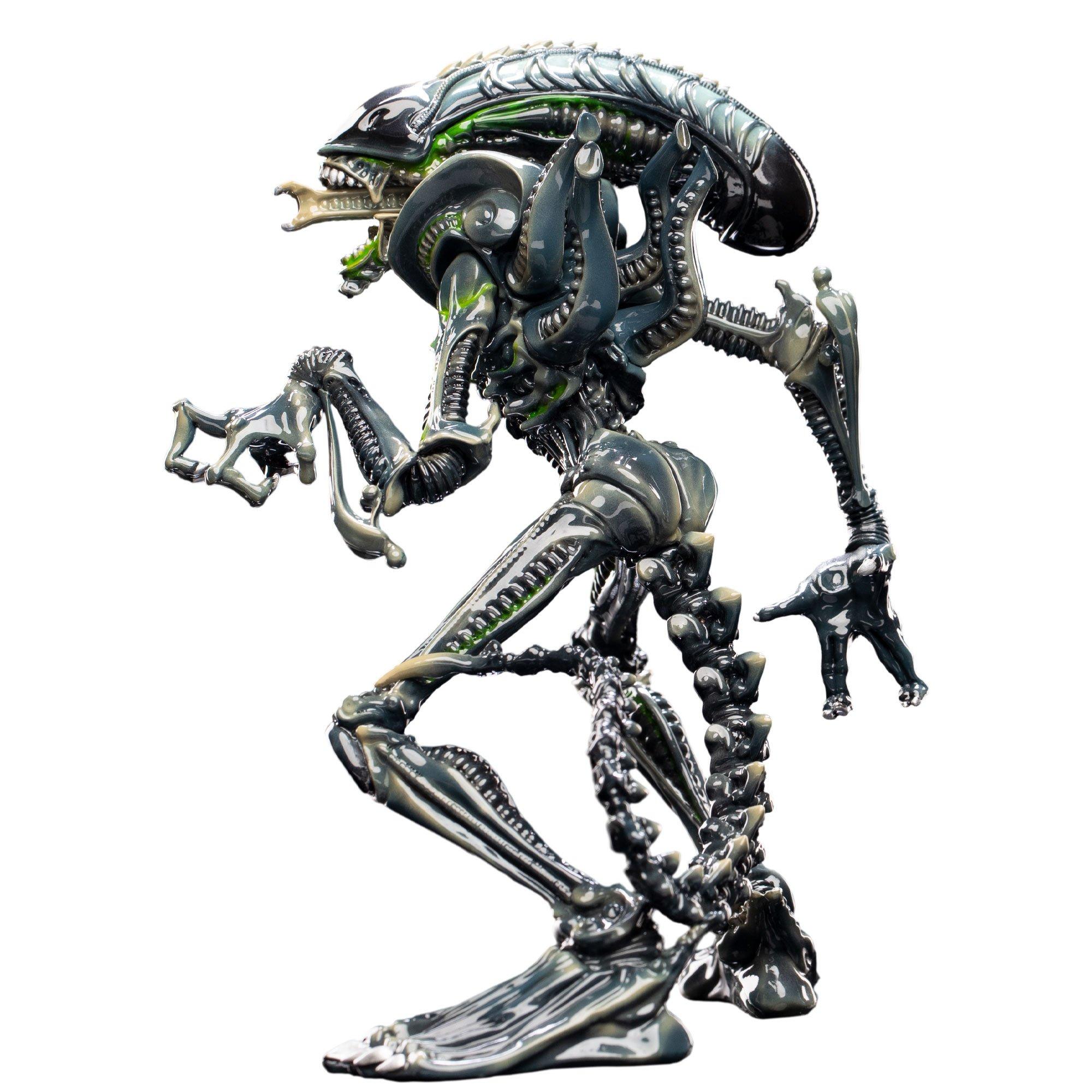 Weta Workshop Mini Epics Aliens Xenomorph Warrior Statue GameStop ...