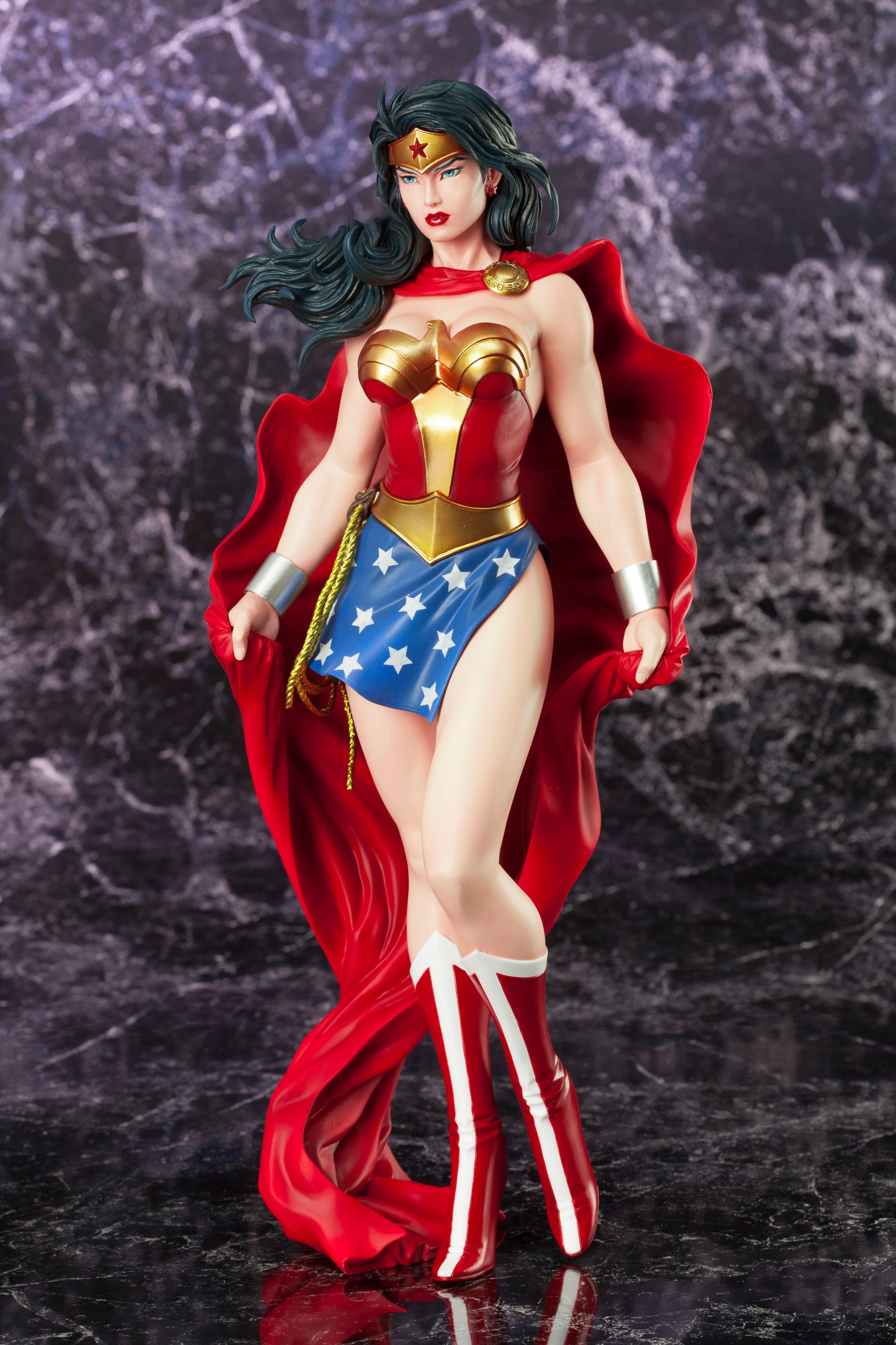 Download Wonder Woman Artfx Statue Gamestop