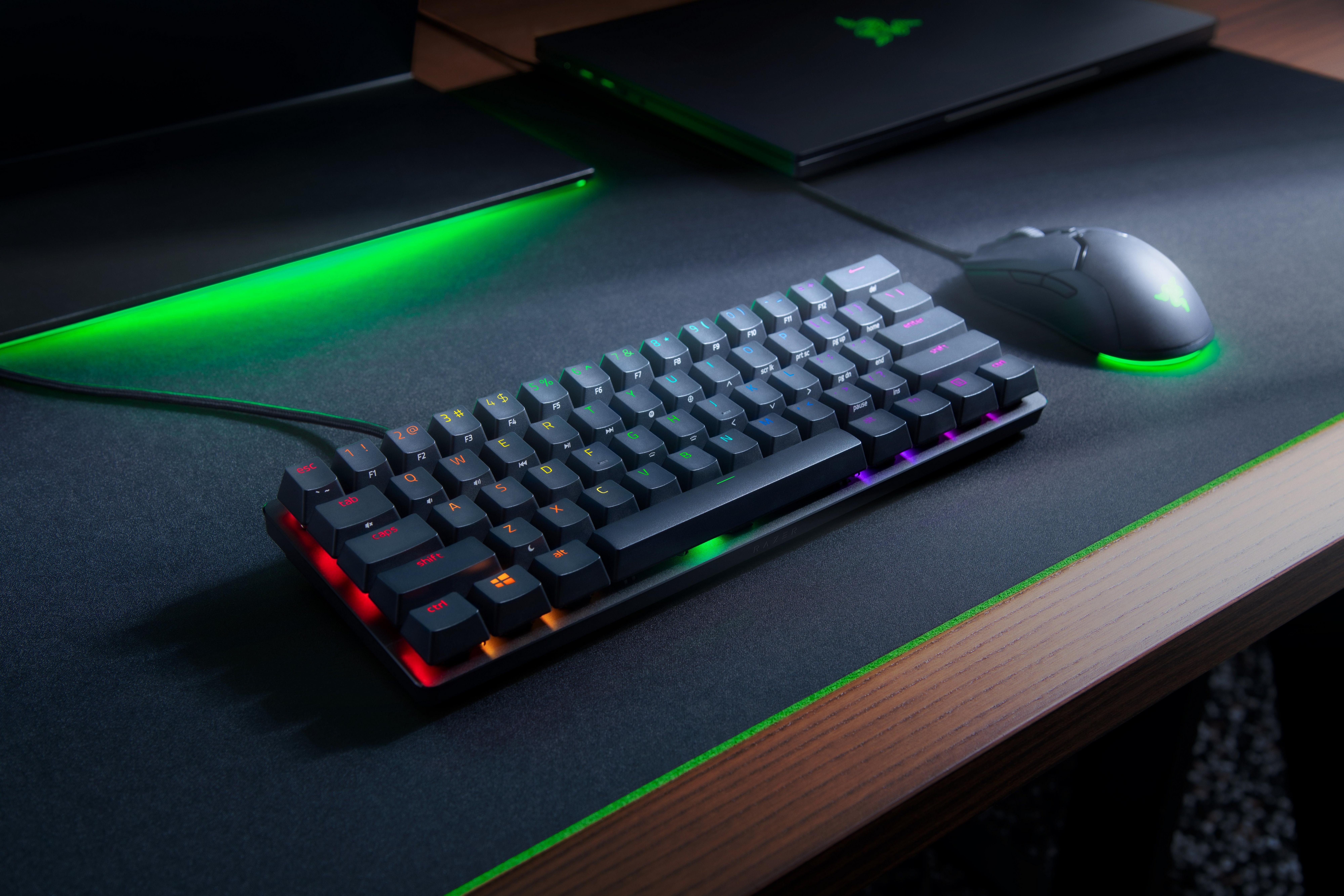Razer Huntsman Mini 60 Percent Optical Gaming Keyboard (Clicky Purple Switch)