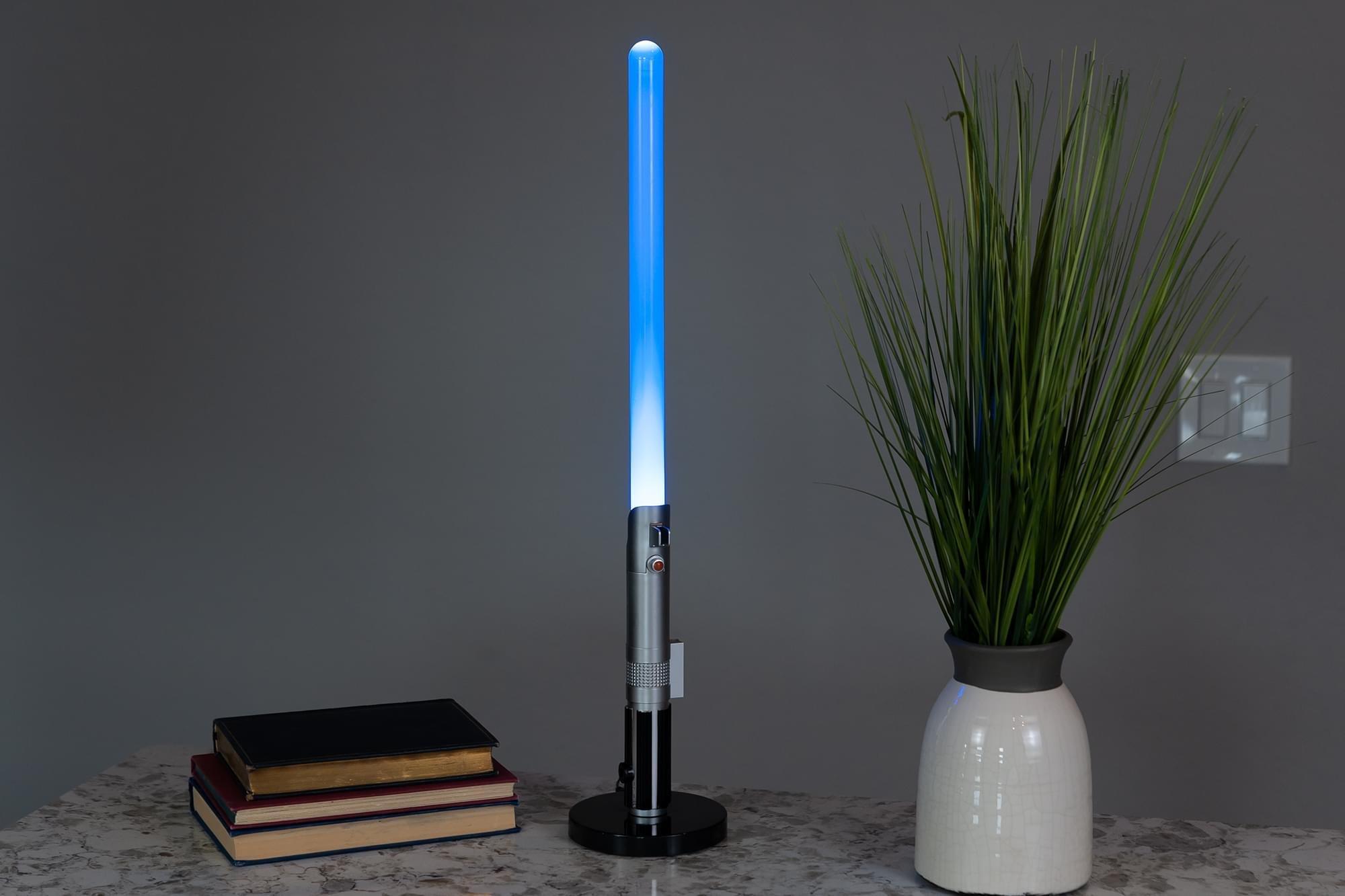 Star wars deals desktop lightsaber lamp