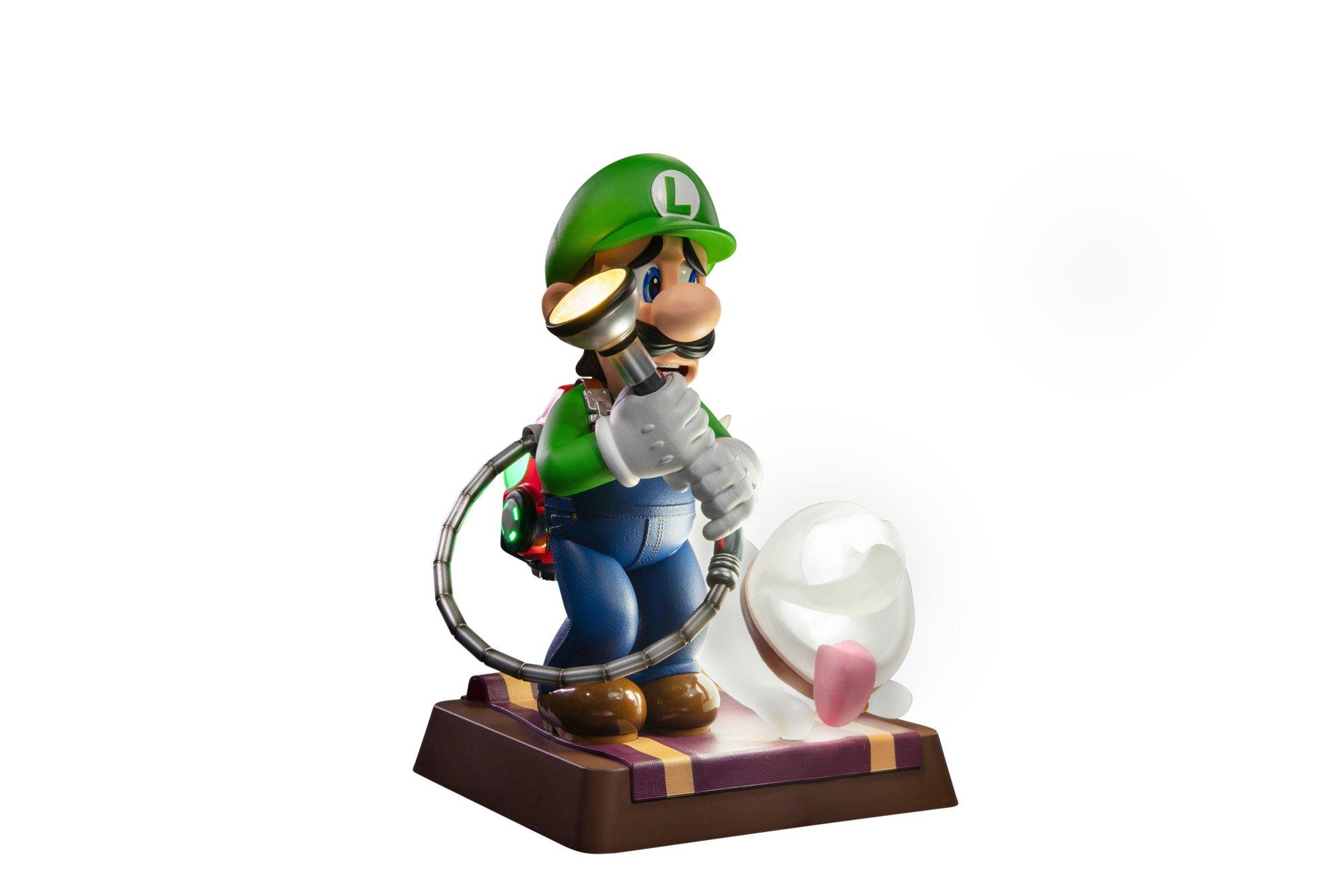 Dark Horse Comics Luigi's Mansion 3 Luigi and Polterpup Collectors Edition  9-in Statue