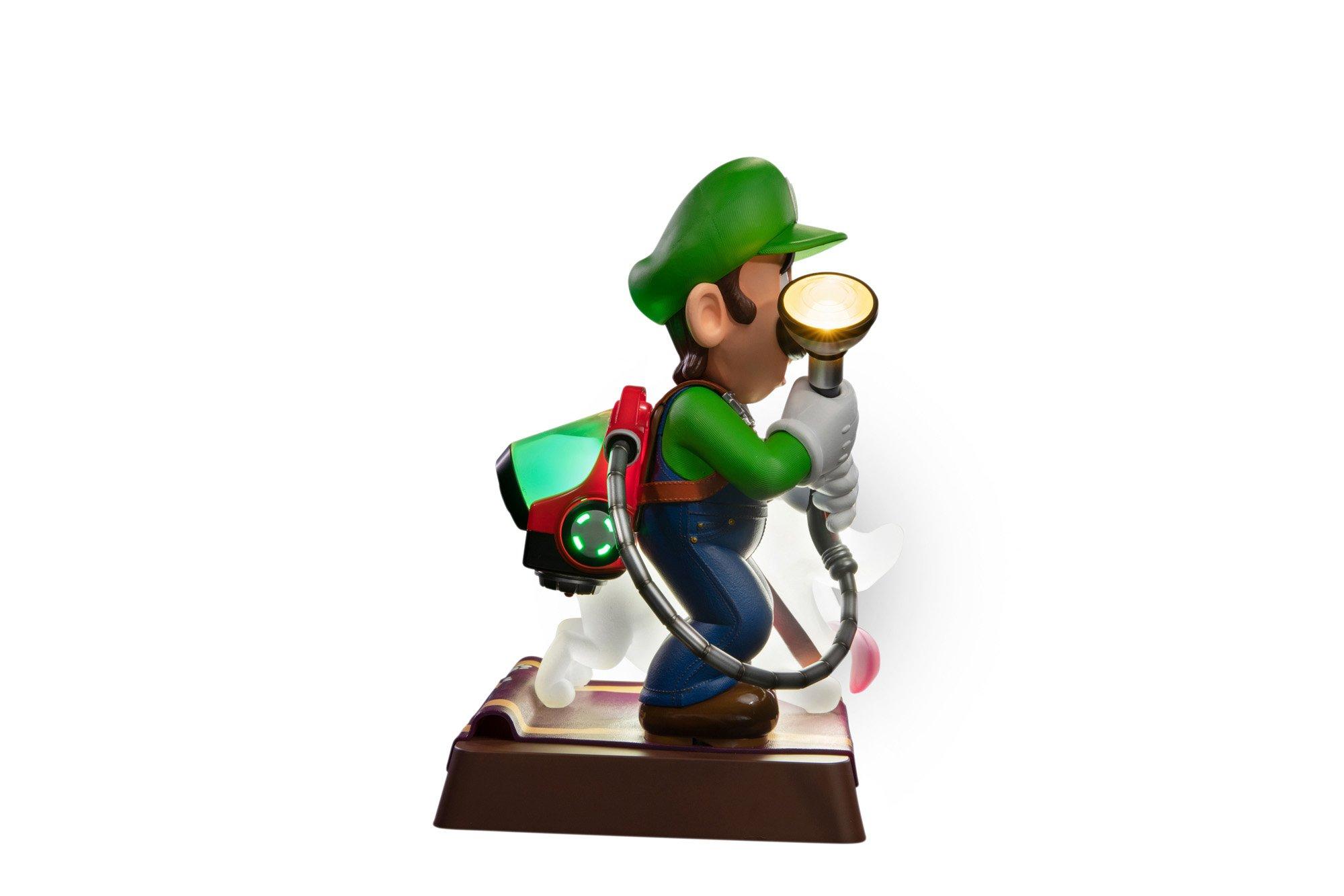 Dark Horse Comics Luigi's Mansion 3 Luigi and Polterpup Collectors Edition  9-in Statue