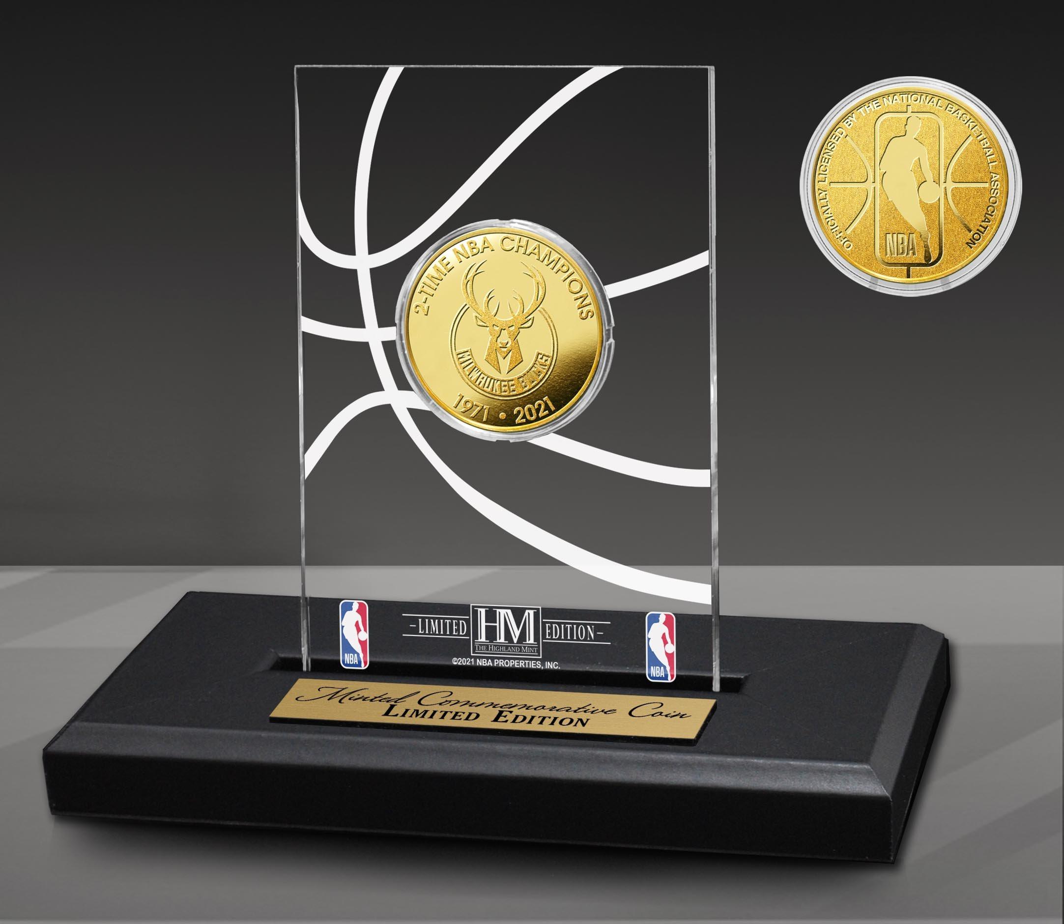 stadig Trænge ind Transplant Highland Mint NBA Milwaukee Bucks 2 Time Champions Gold Coin with Acrylic  Display | GameStop