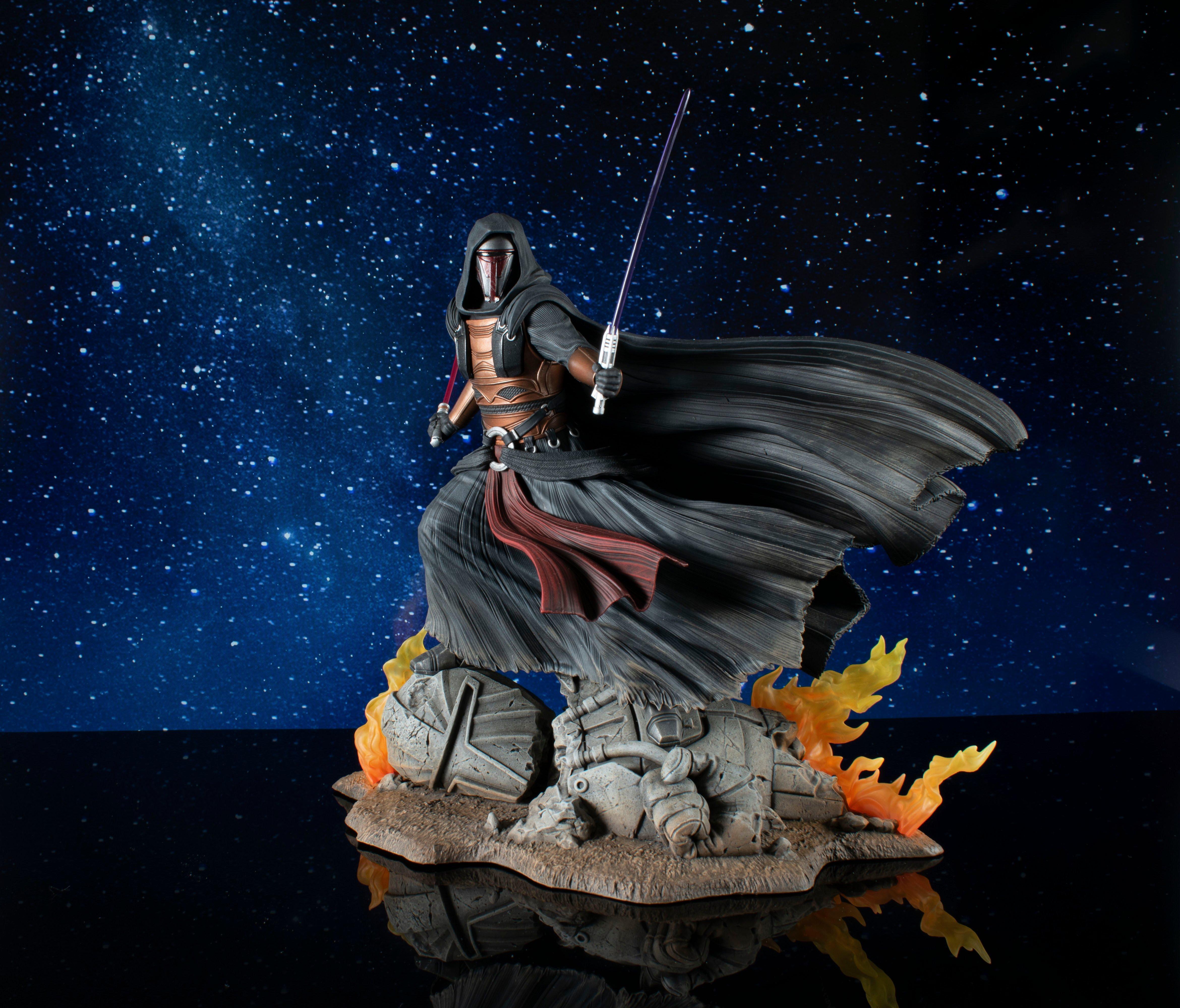 Diamond Comics Star Wars: Knights of the Old Republic Darth Revan 10-in  Statue