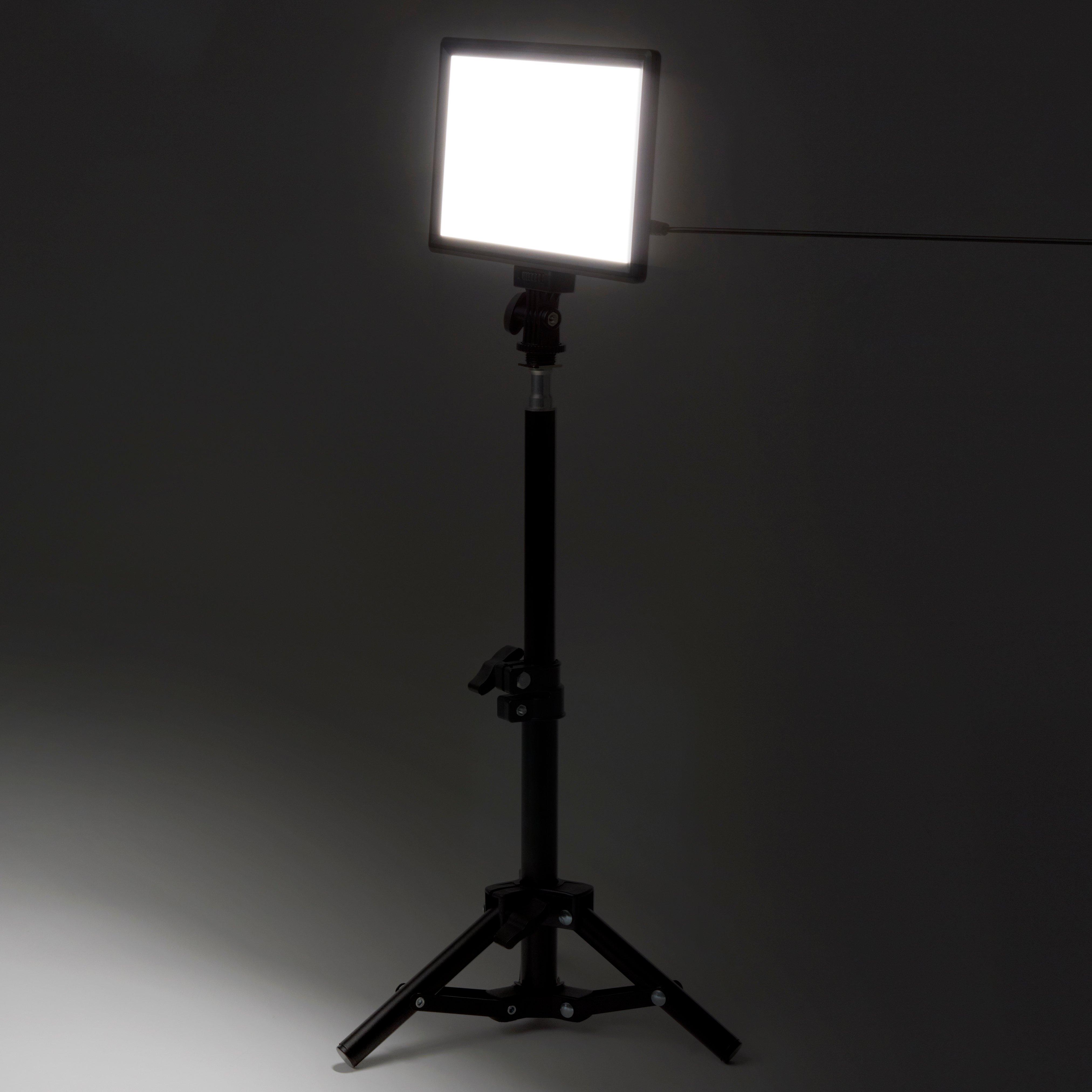 Atrix Medium Desktop Streaming Light