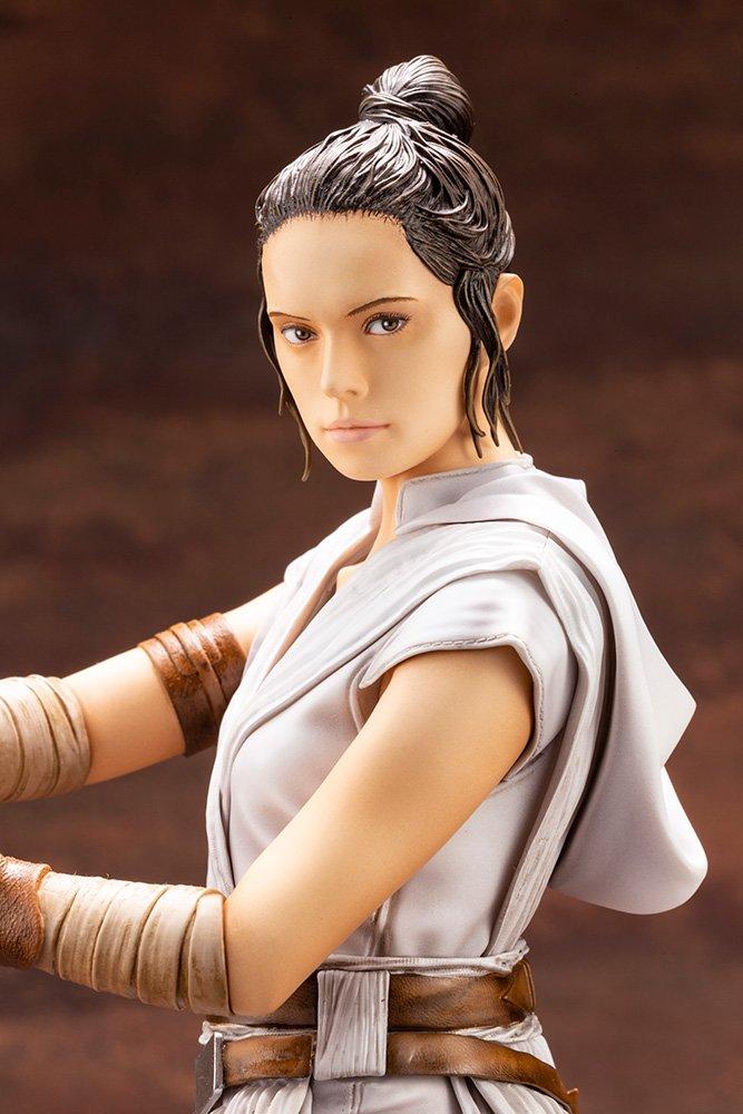 Kotobukiya ArtFX Star Wars: Rise of Skywalker Rey 11.42-in Statue