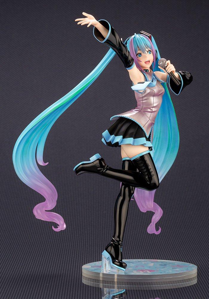 miku hatsune statue