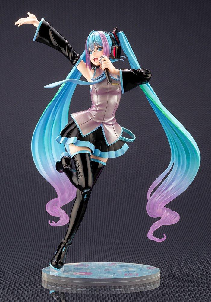 miku hatsune statue