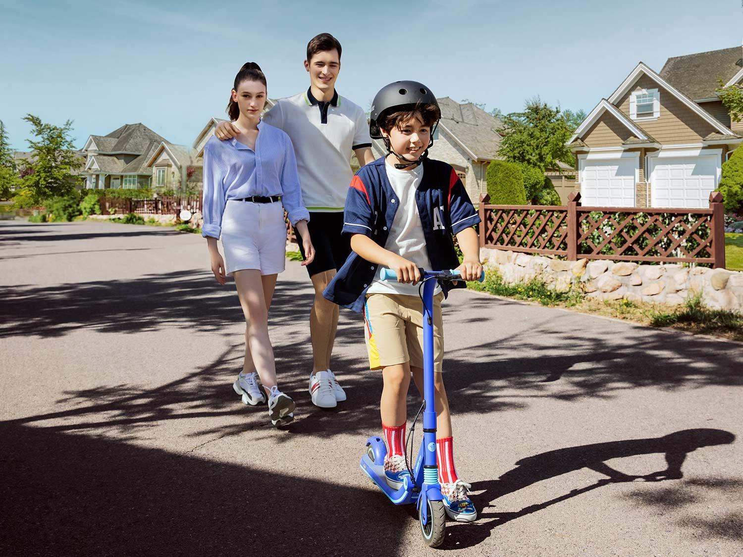 Child best sale segway scooter