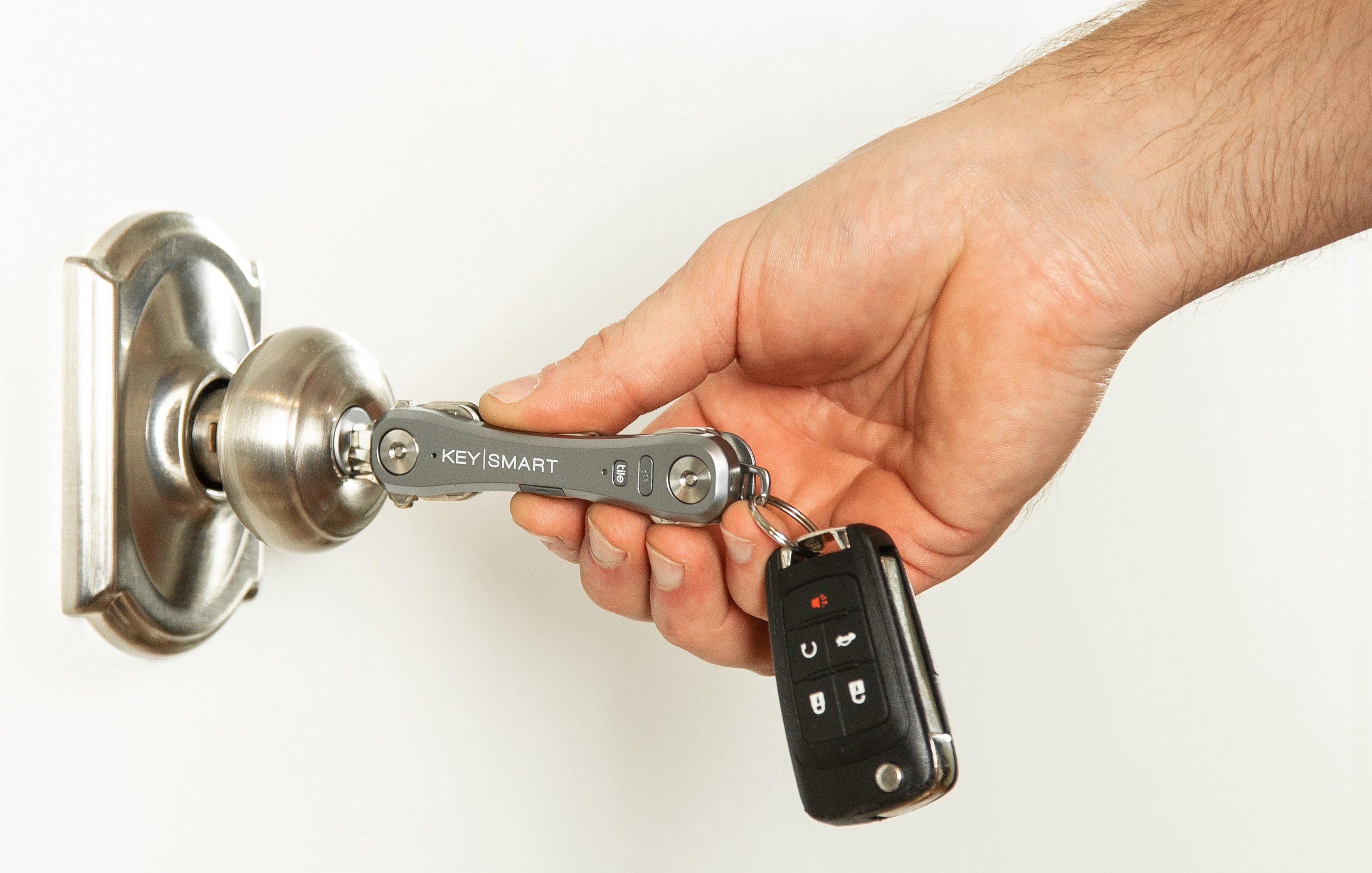 KeySmart Pro with Tile Smart Location