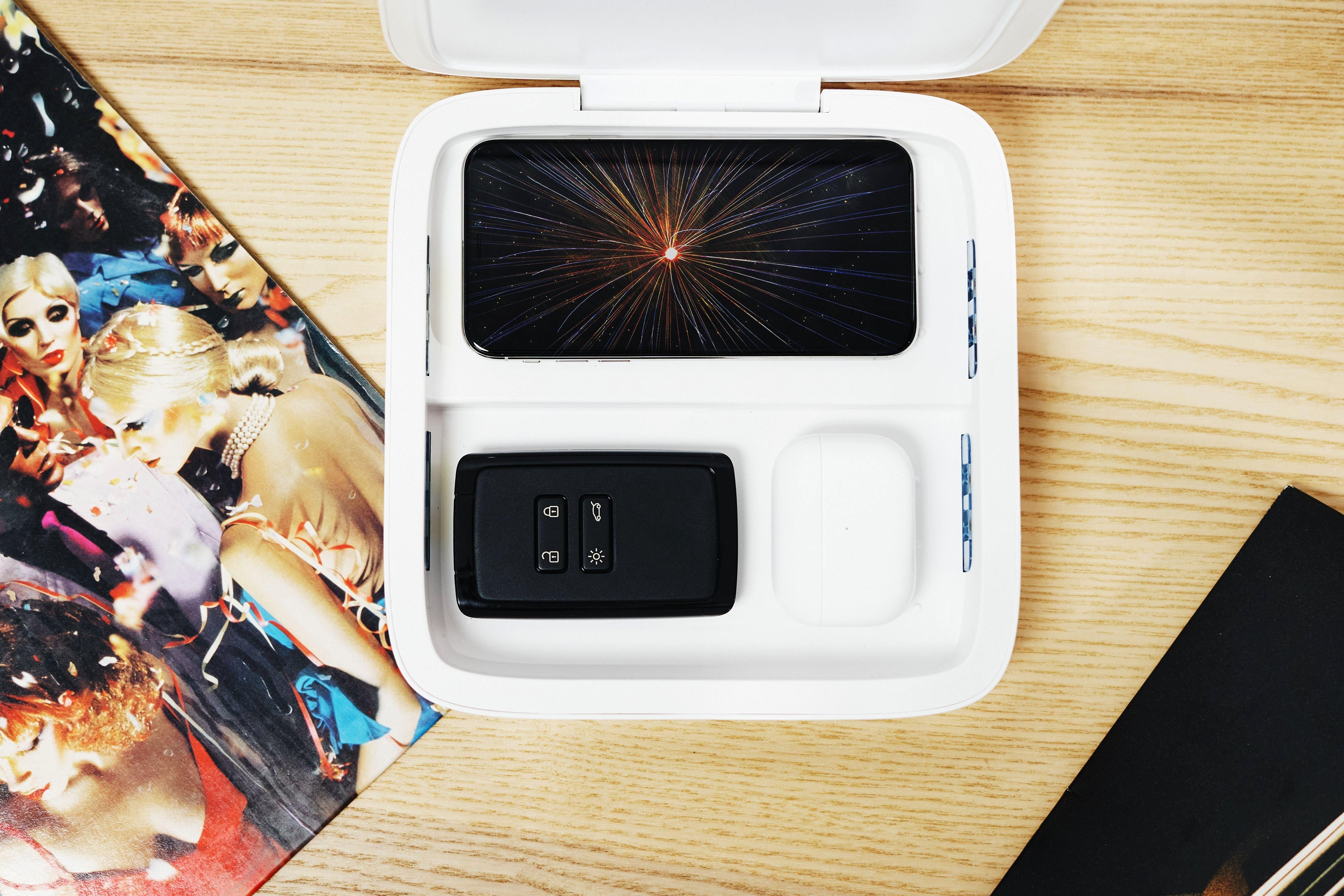 Einova Mundus Pro UV-C Disinfector and Qi Wireless Charger Tray