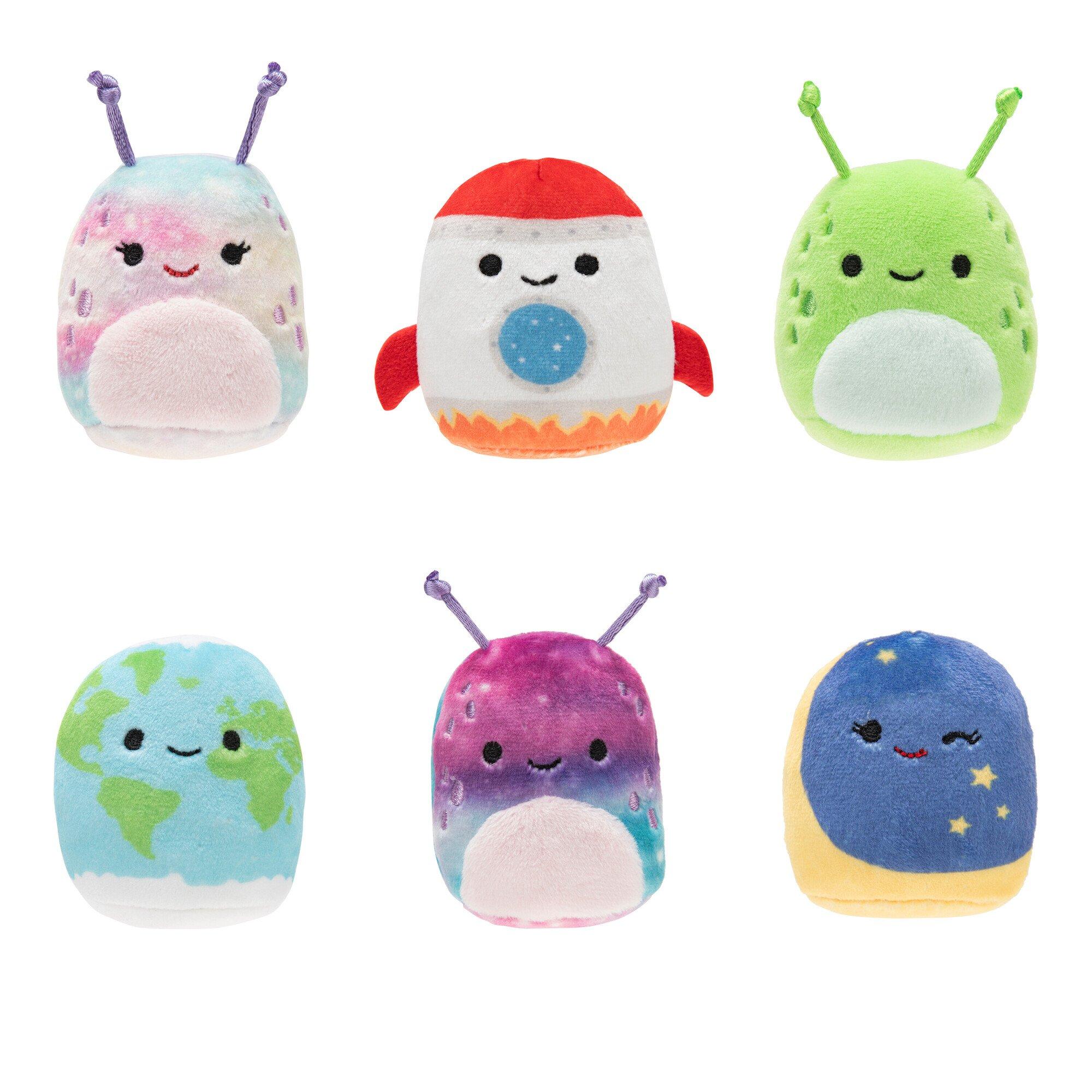 Squishville Squishmallows Mall-Two 2-Inch Mini Plush Characters,Themed Play Scene,4 Accessories (Shopping Bag/Cart,Cash Register,Arcade Machine)