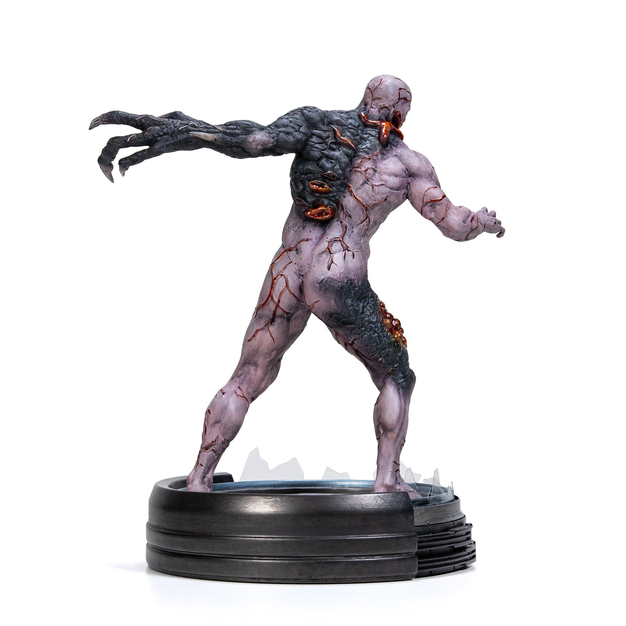 Numskull　Evil　T-002　GameStop　Resident　Statue　Tyrant　11-in