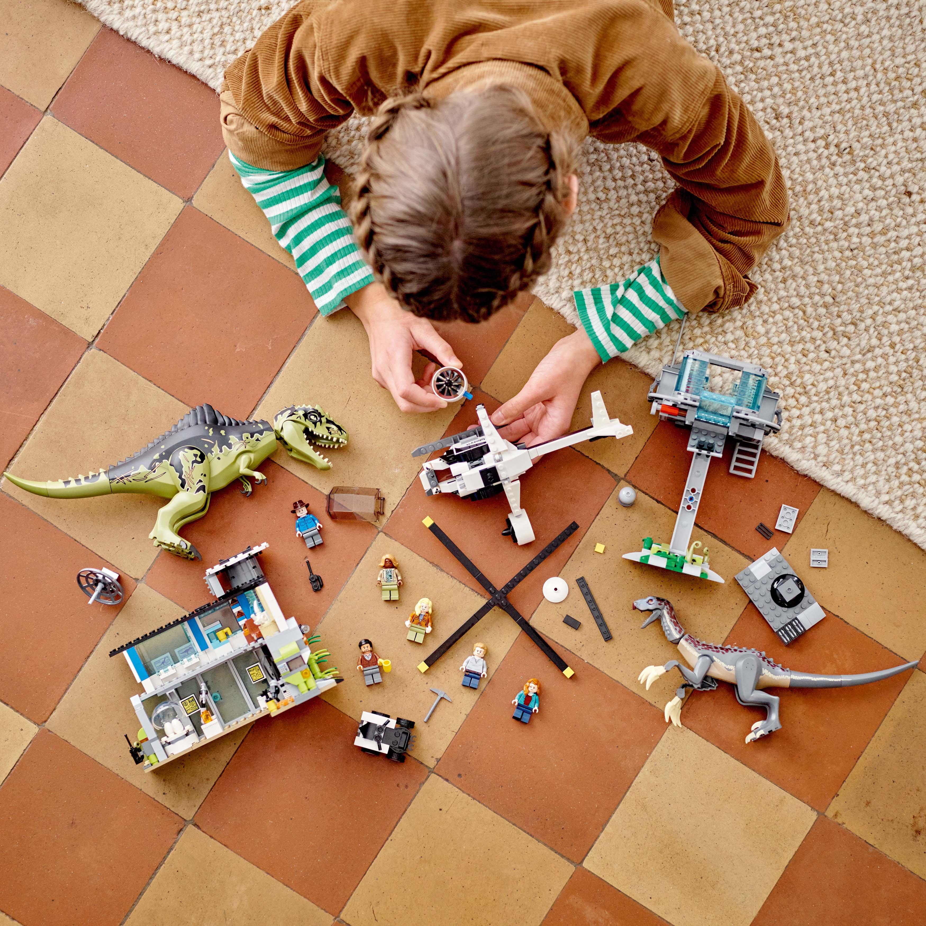 list item 8 of 9 LEGO Jurassic World Giganotosaurus and Therizinosaurus Attack 76949