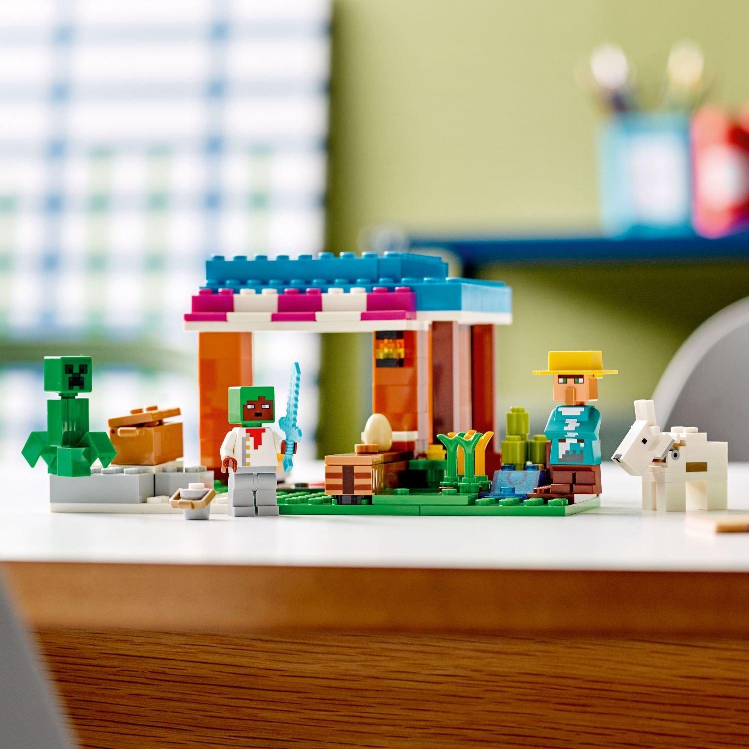 LEGO Minecraft The Bakery 21184 Building Kit