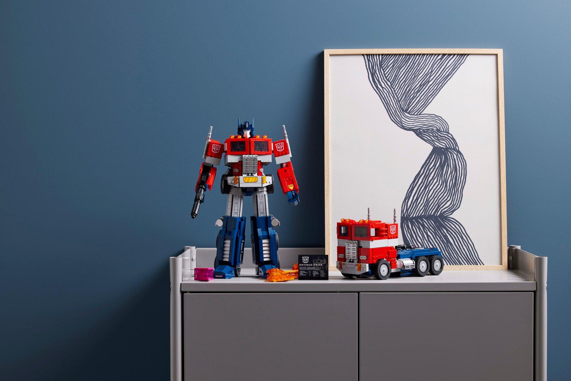 LEGO Icons Optimus Prime Building Kit 10302