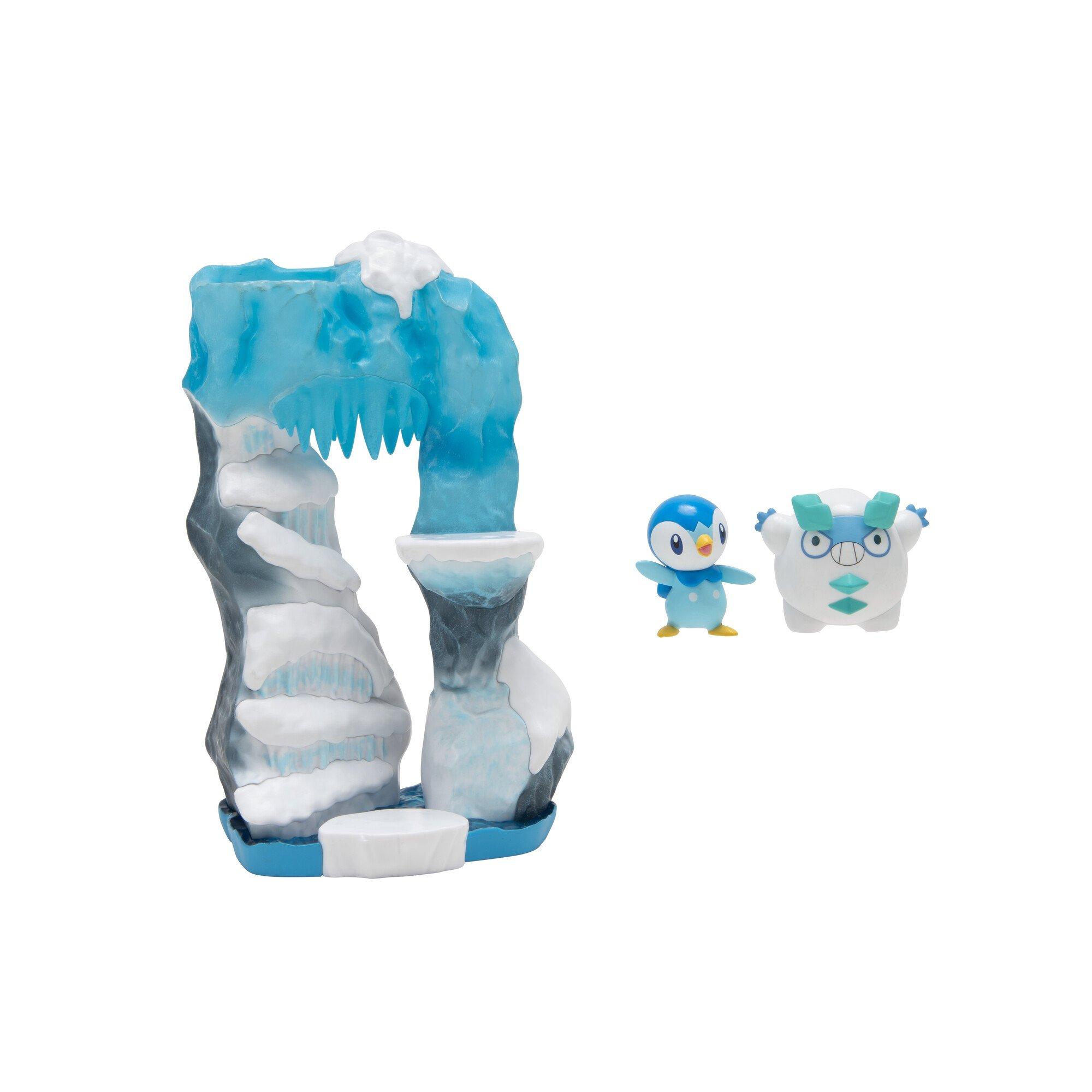 Jazwares Pokemon Select Snowy Hill Environment Play Set with Galarian Darumaka and  Piplup