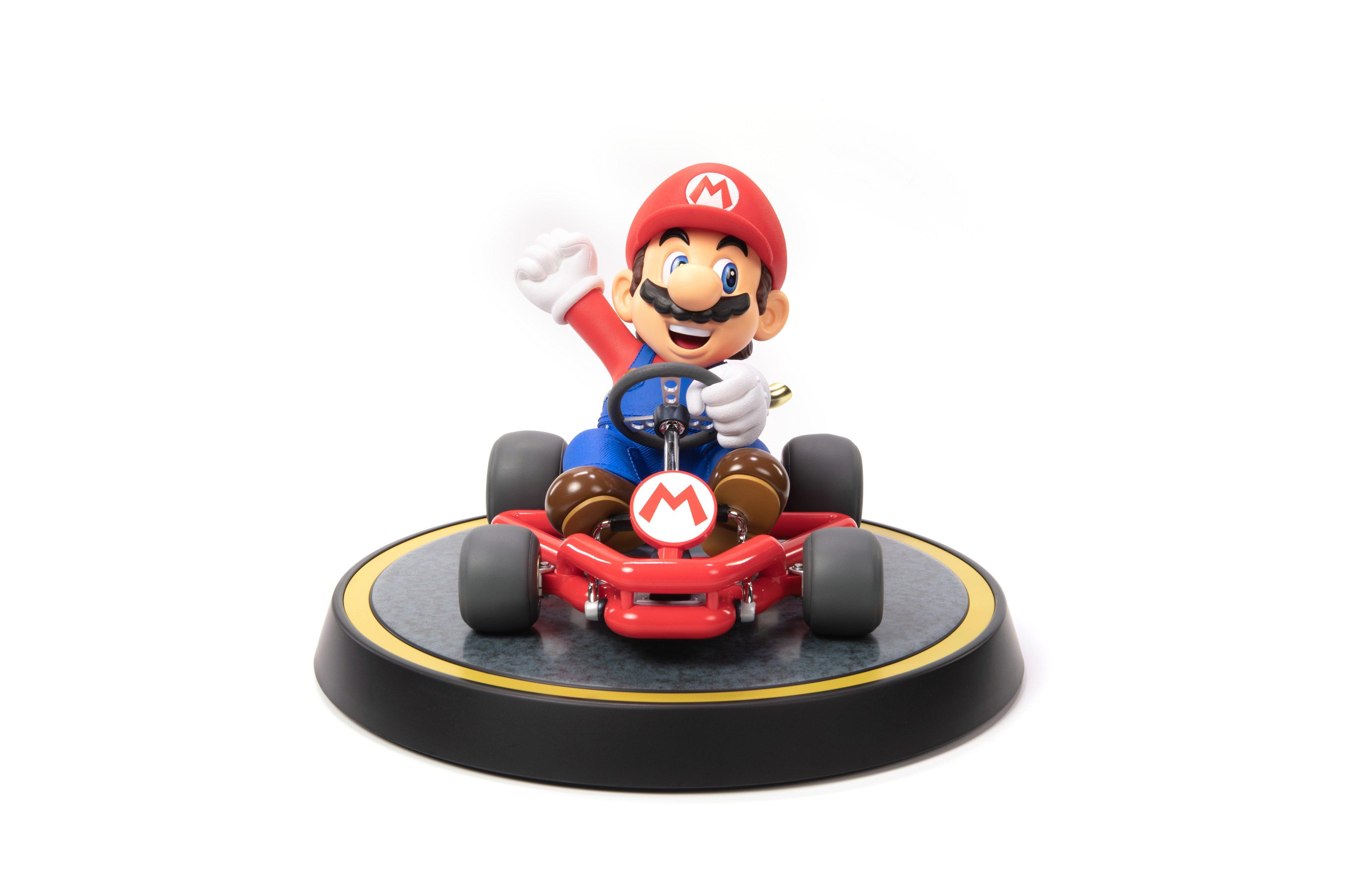 Dark Horse Comics Mario Kart- Mario 8.7-in Statue