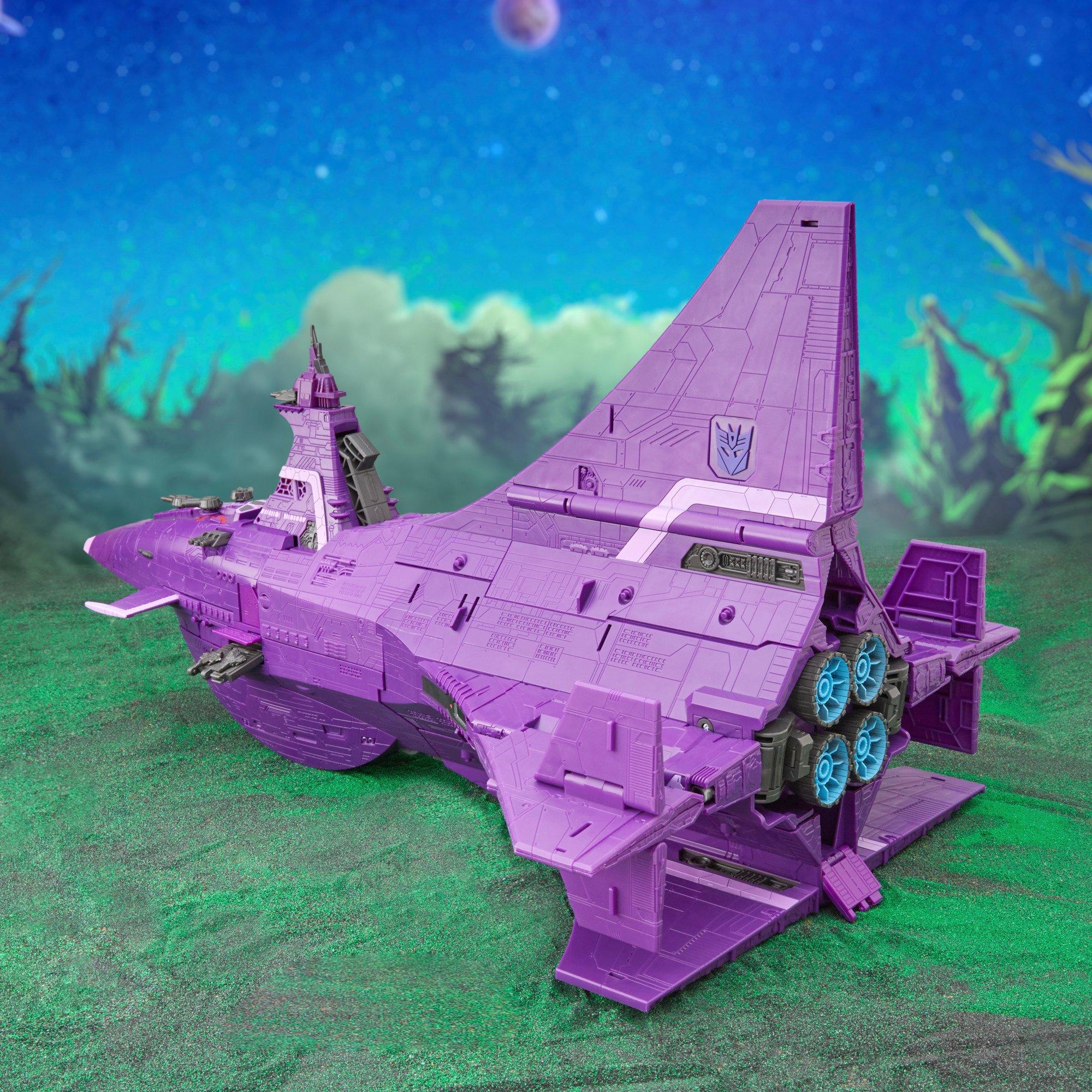 Hasbro Transformers Legacy Evolution Titan Class Decepticon Nemesis 23.5-in Action Figure