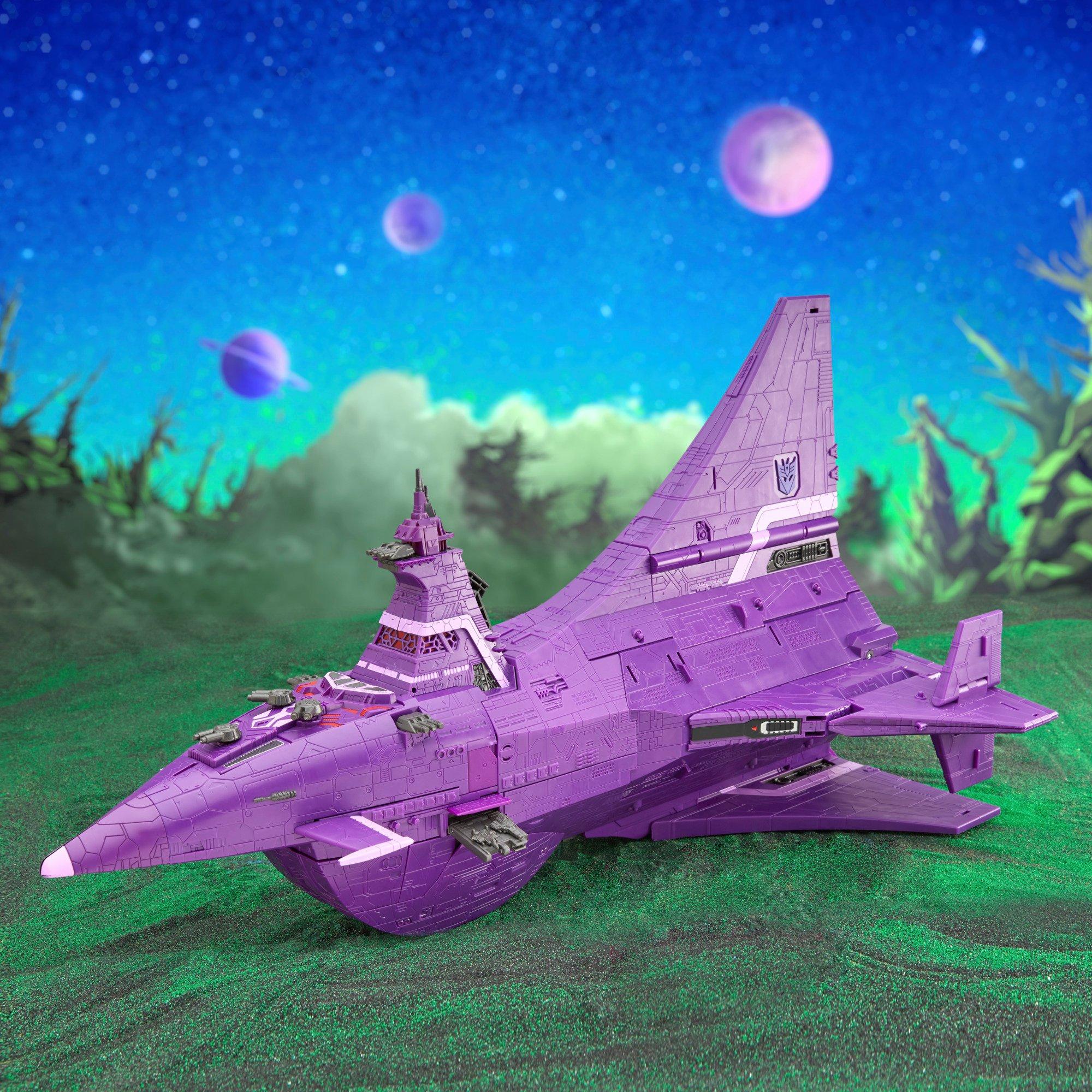 Hasbro Transformers Legacy Evolution Titan Class Decepticon Nemesis 23.5-in Action Figure