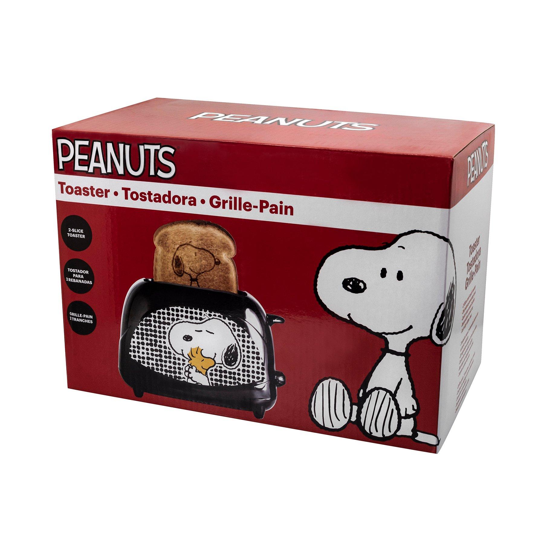 Uncanny Brands Peanuts Snoopy Elite Two-slice Empire Toaster : Target