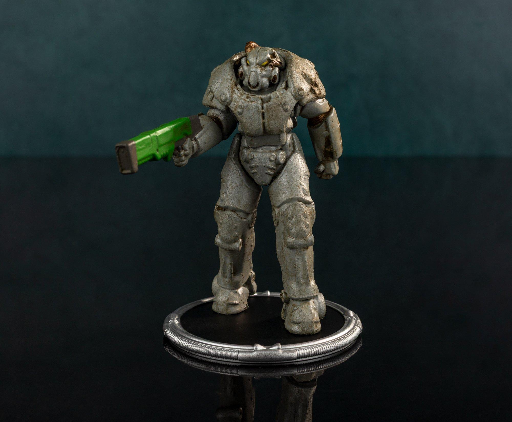 Fallout X01 and Protectron (Build-A-Figure -Deathclaw) 3-in Action Figure Set