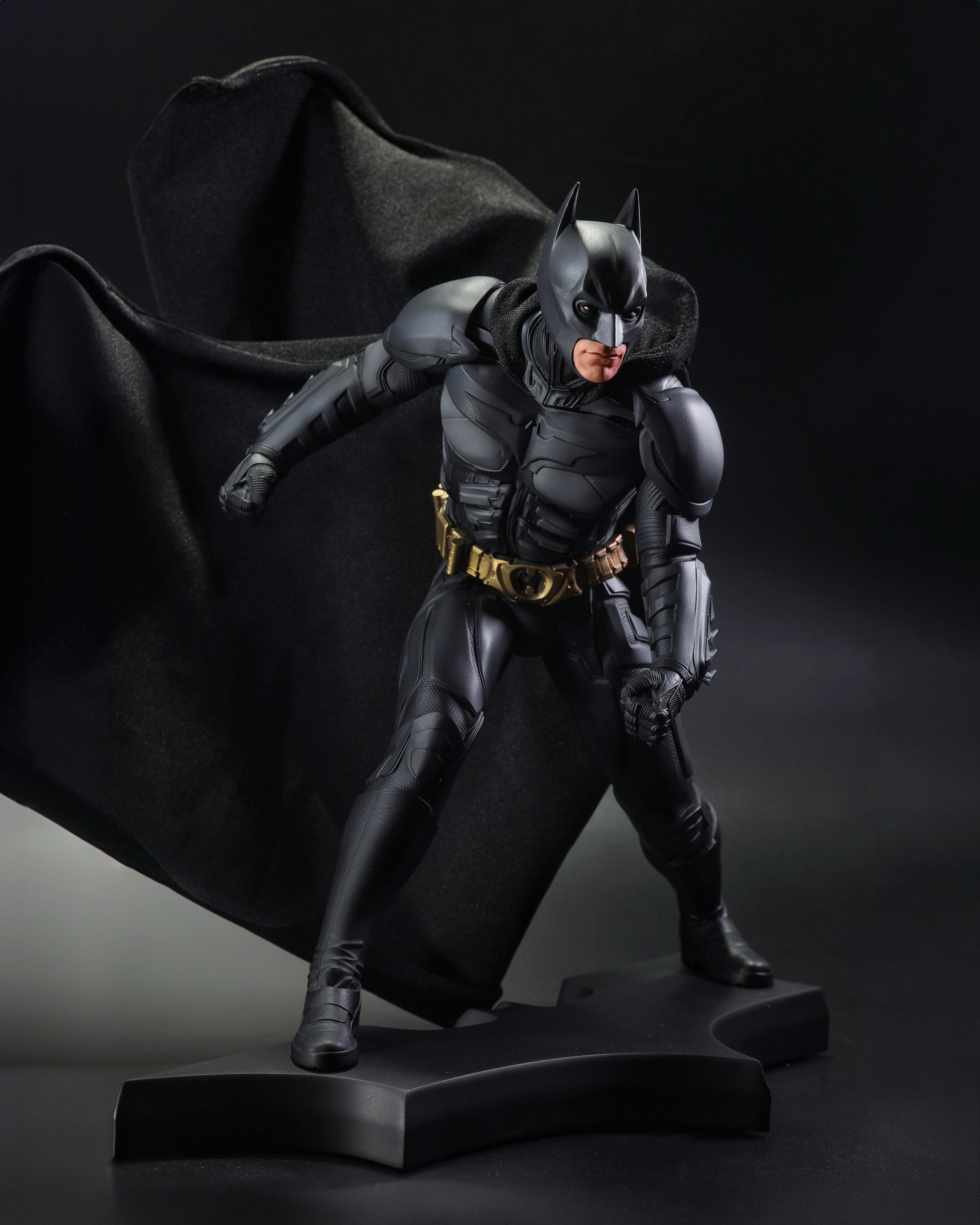 McFarlane Toys DC Direct Batman (The Dark Knight) 9.4-in Resin Statue