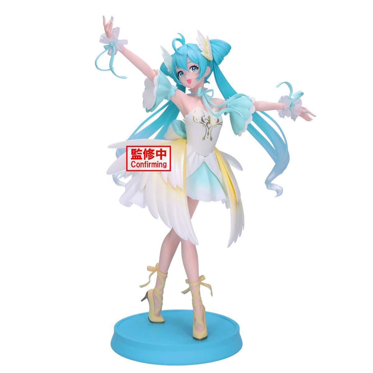 Banpresto Hatsune Miko Evolve Clearluxe Emerald Gem 9.8-in Figure