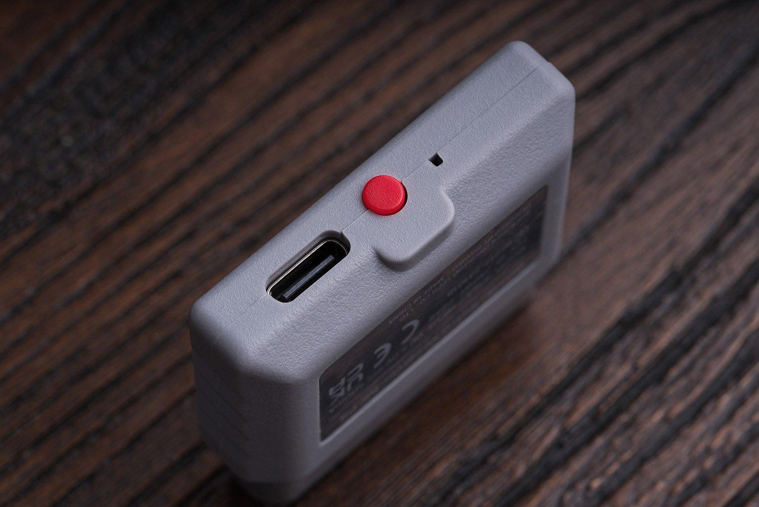 8BitDo Bluetooth Retro Receiver for PlayStation, PlayStation 2 and Windows