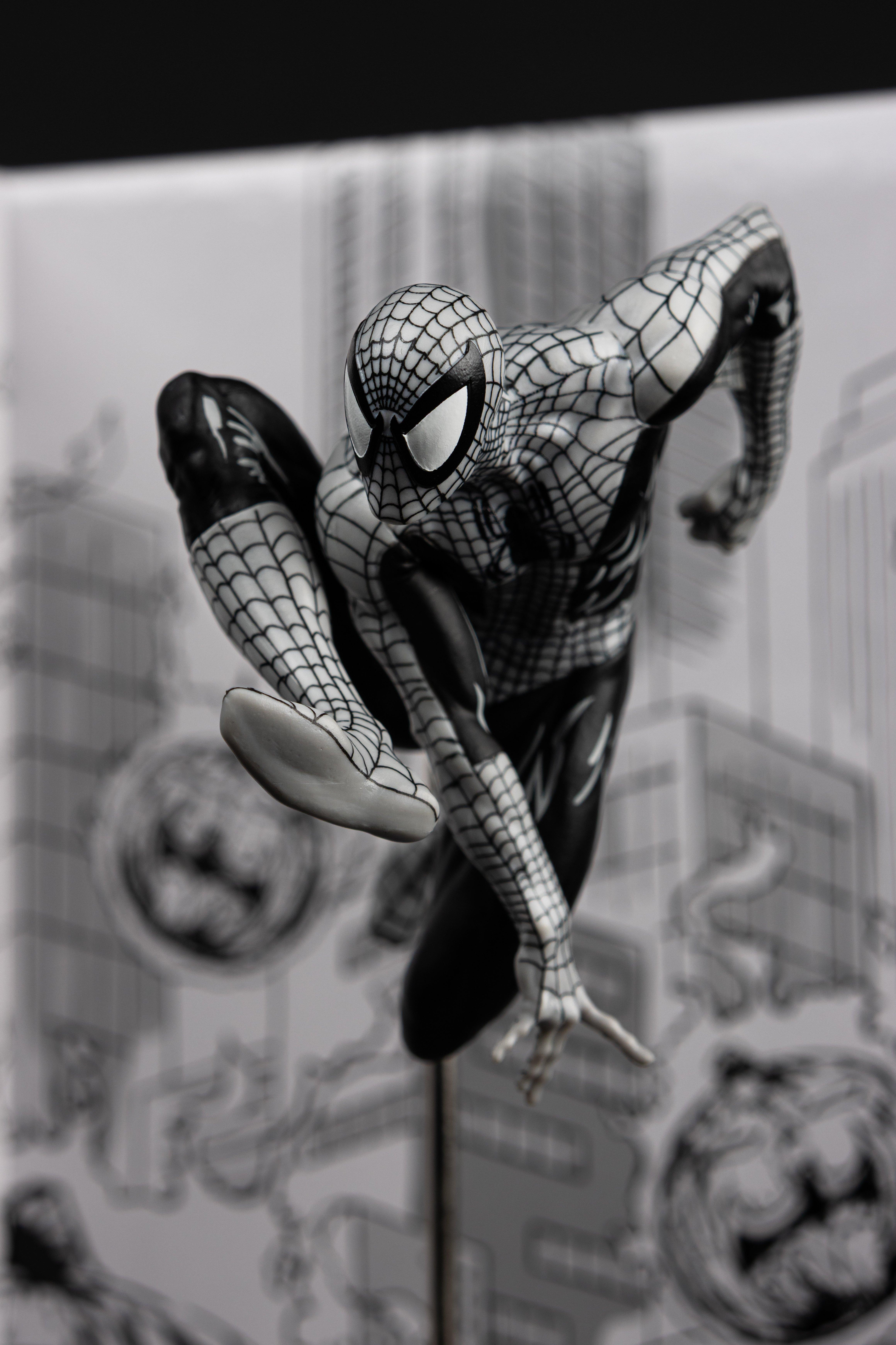 McFarlane Toys Gold Label Collection Marvel Spider-Man (Issue 6) 1:10th Figure GameStop Exclusive