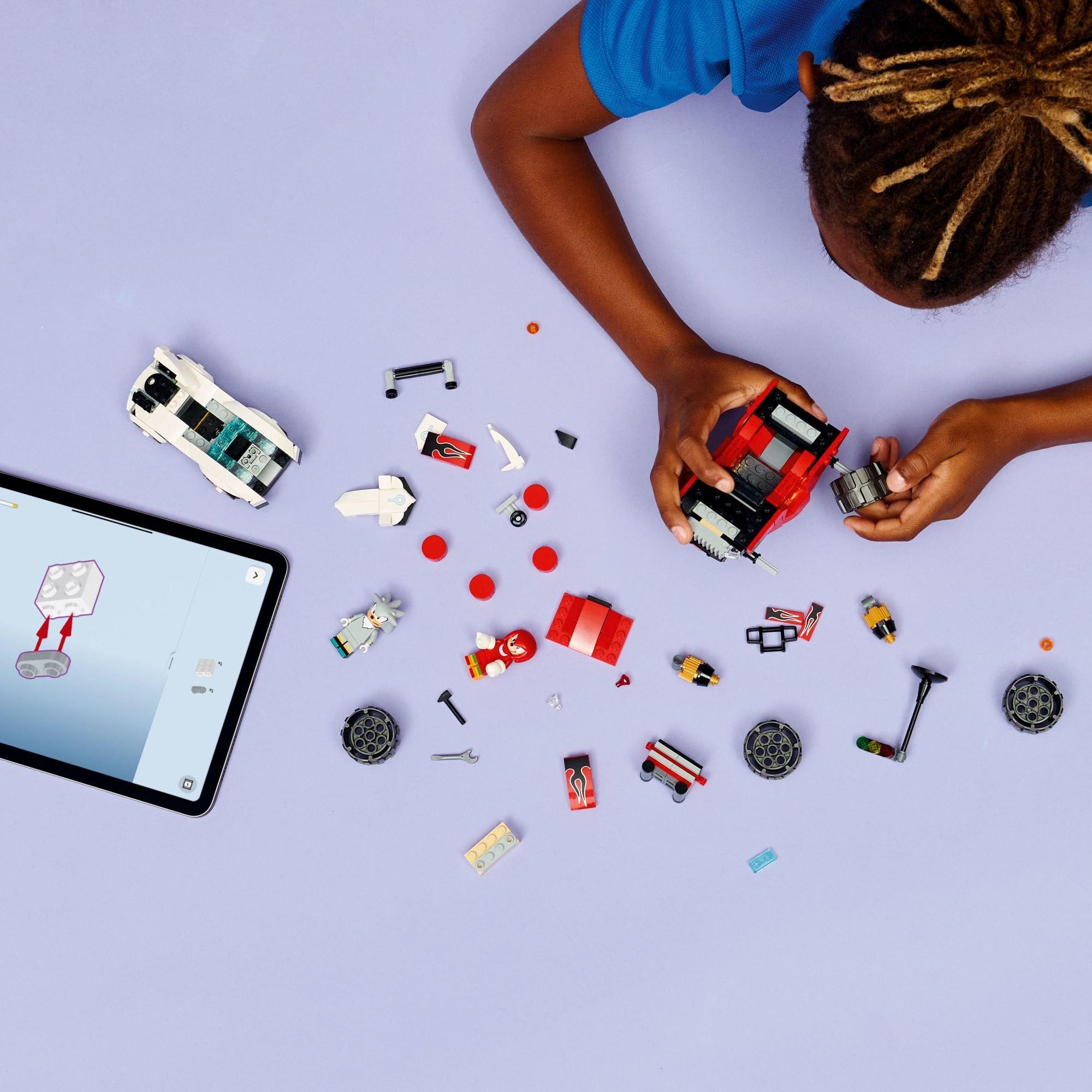 LEGO Sonic the Hedgehog Silver's Car vs. Knuckles Monster Truck 77118