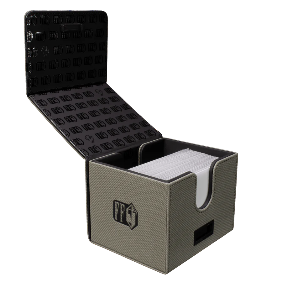 Ultra Pro Magic: The Gathering FINAL FANTASY Sephiroth, Planet's Heir Premium Alcove Edge Deck Box