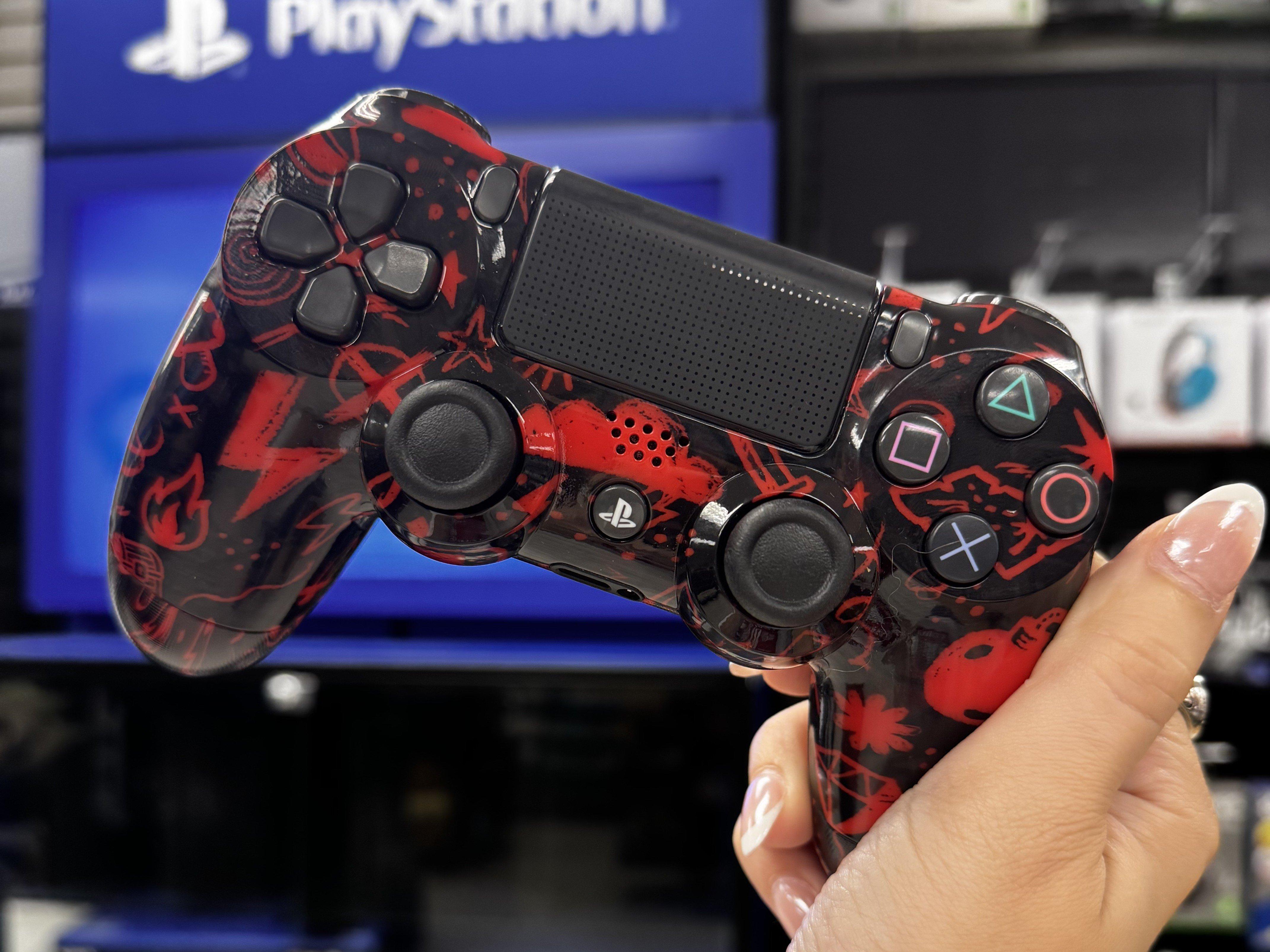 Sony DualShock Wireless Controller for PlayStation 4 - GameStop Logo (GameStop Exclusive Design)