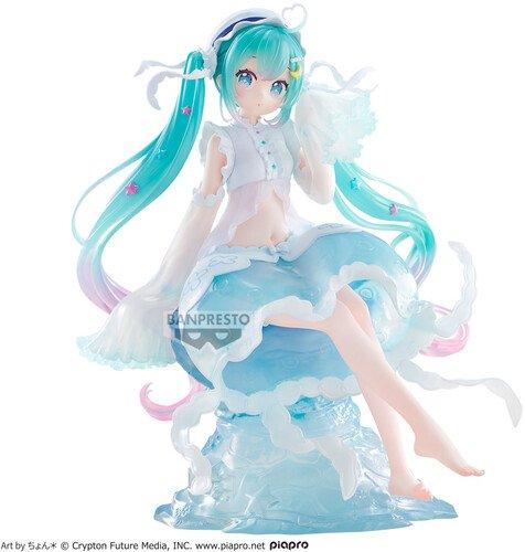 Banpresto Hatsune Miko Evolve Clearluxe Emerald Gem 9.8-in Figure