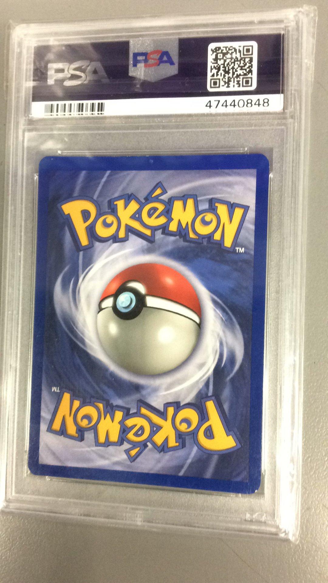 1999 Pokemon Jungle 4 Jolteon-holo PSA