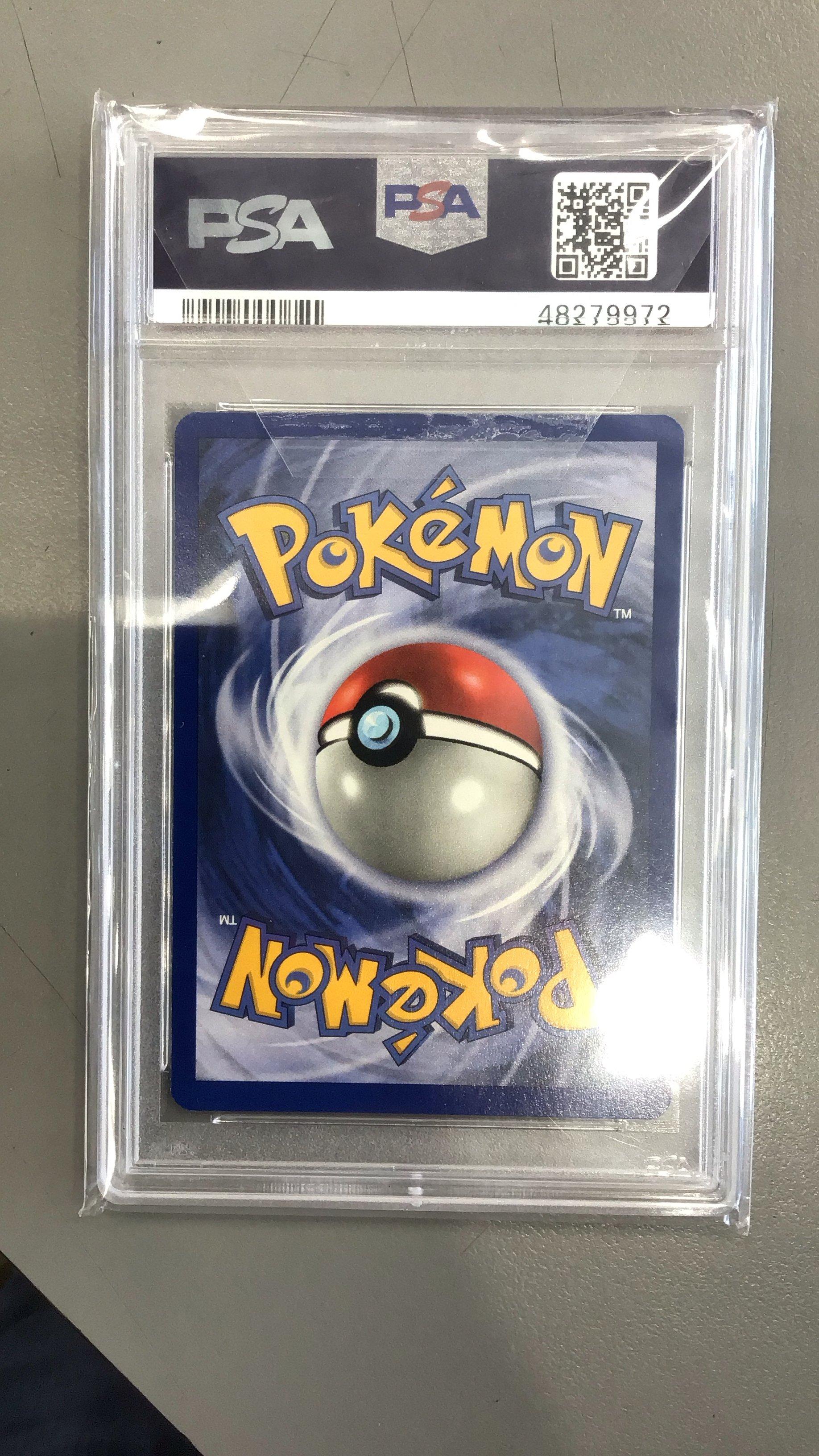 1999 Pokemon Fossil 24 Kabutops 1st Edition PSA