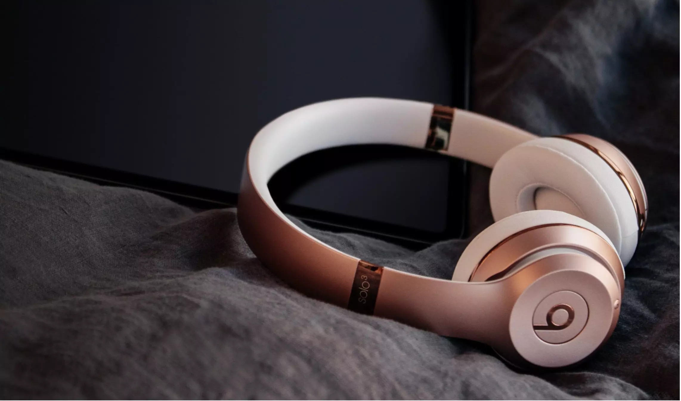 Genuine Beats order Solo 3 Wireless Headphones in Rose Gold